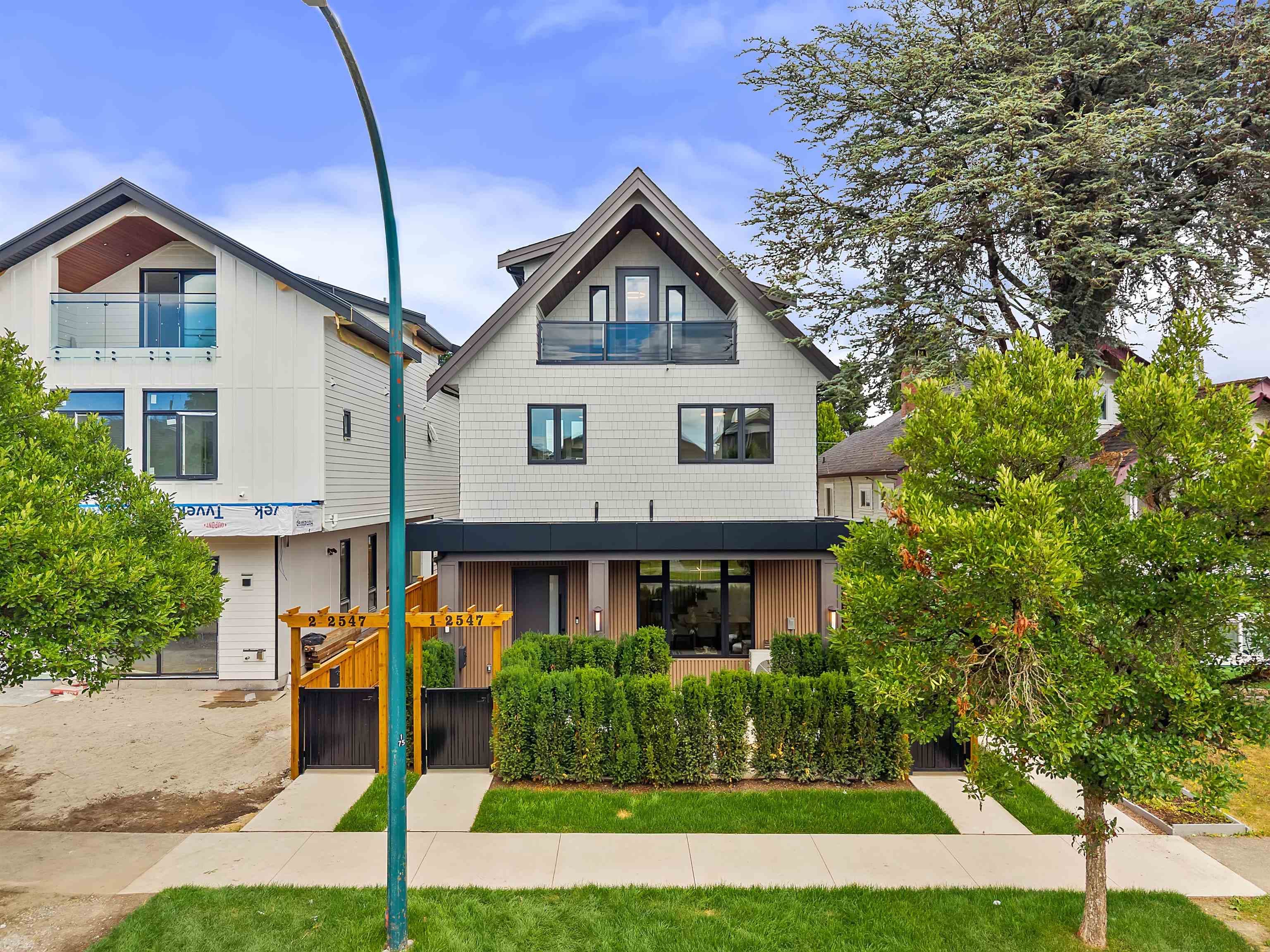 2 - 2547 E 2nd Avenue, Vancouver