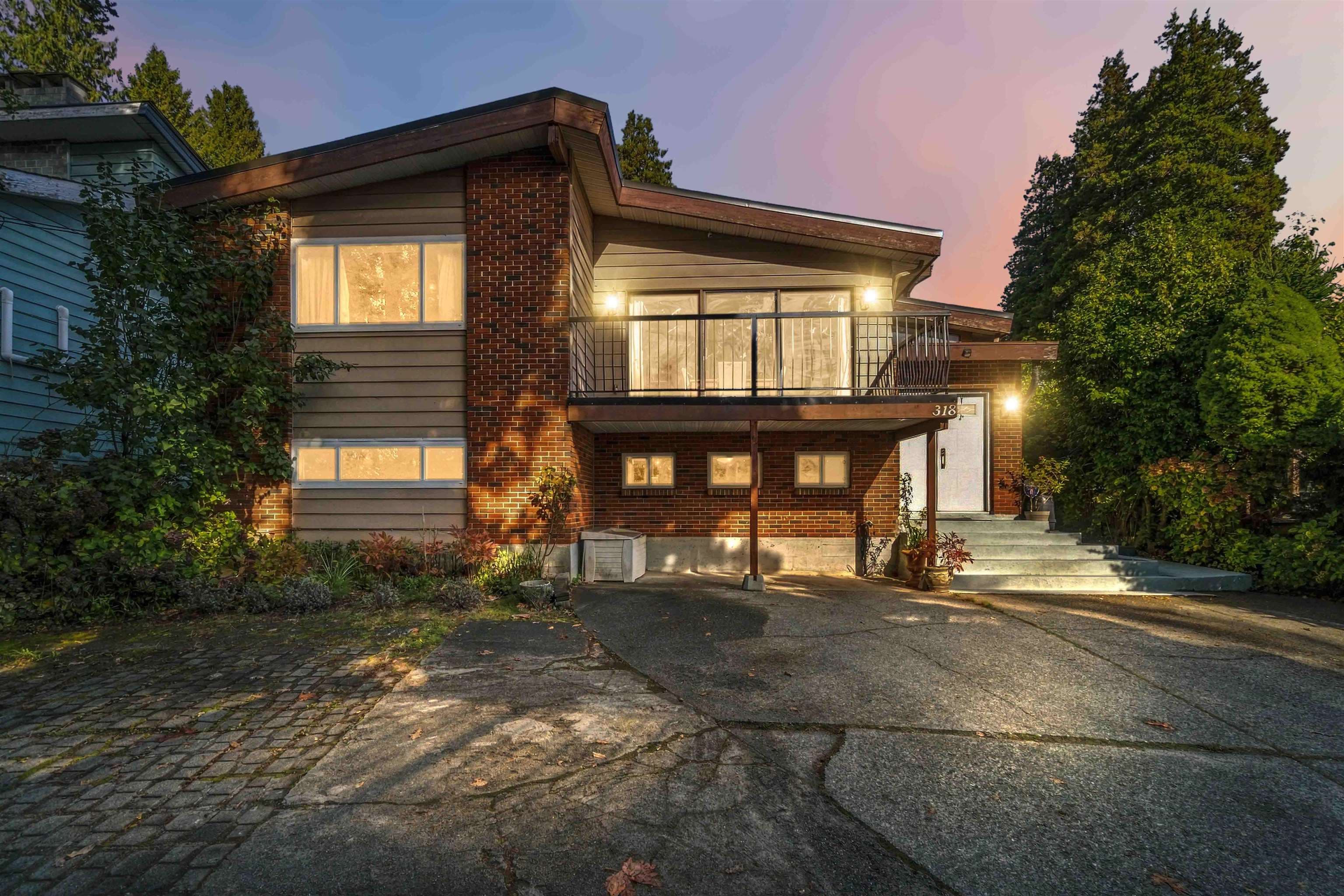 318 Mariner Way, Coquitlam