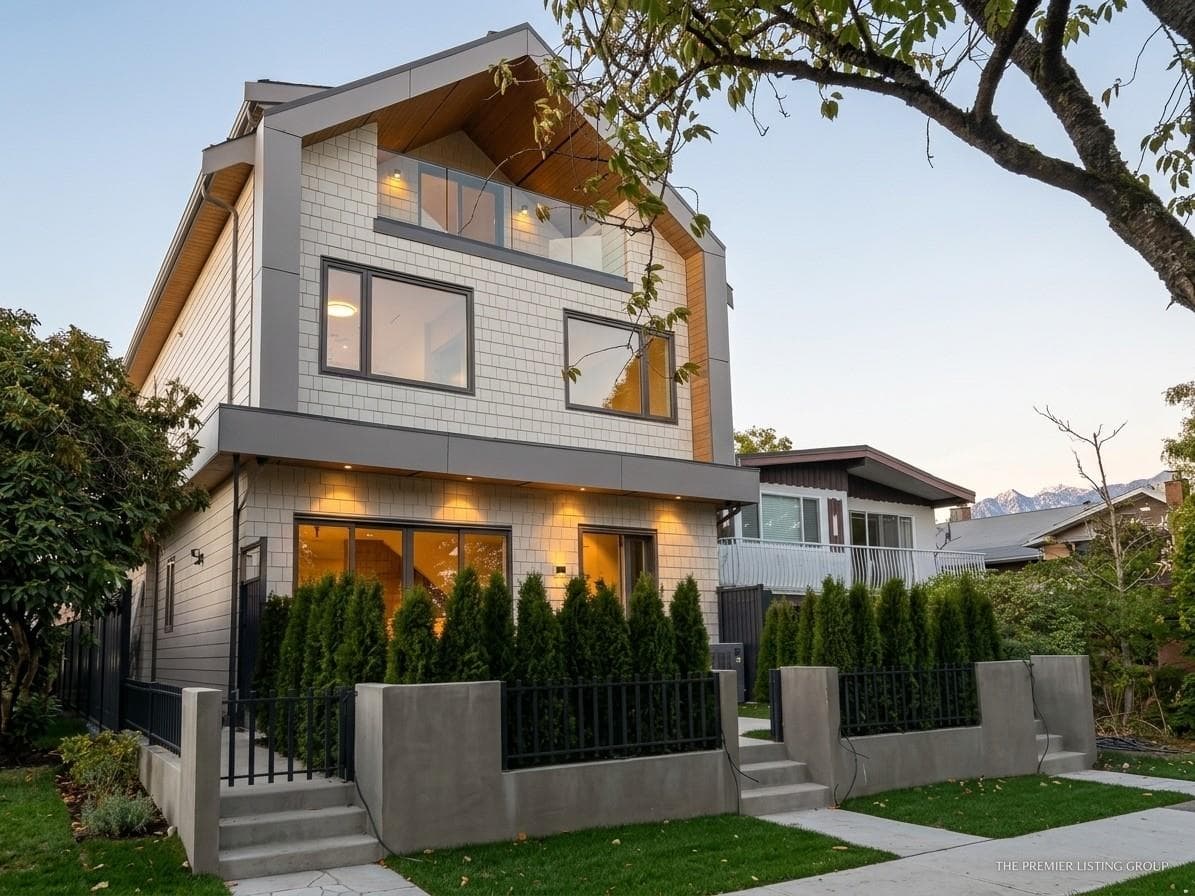 2 - 2879 E 43 Avenue, Vancouver