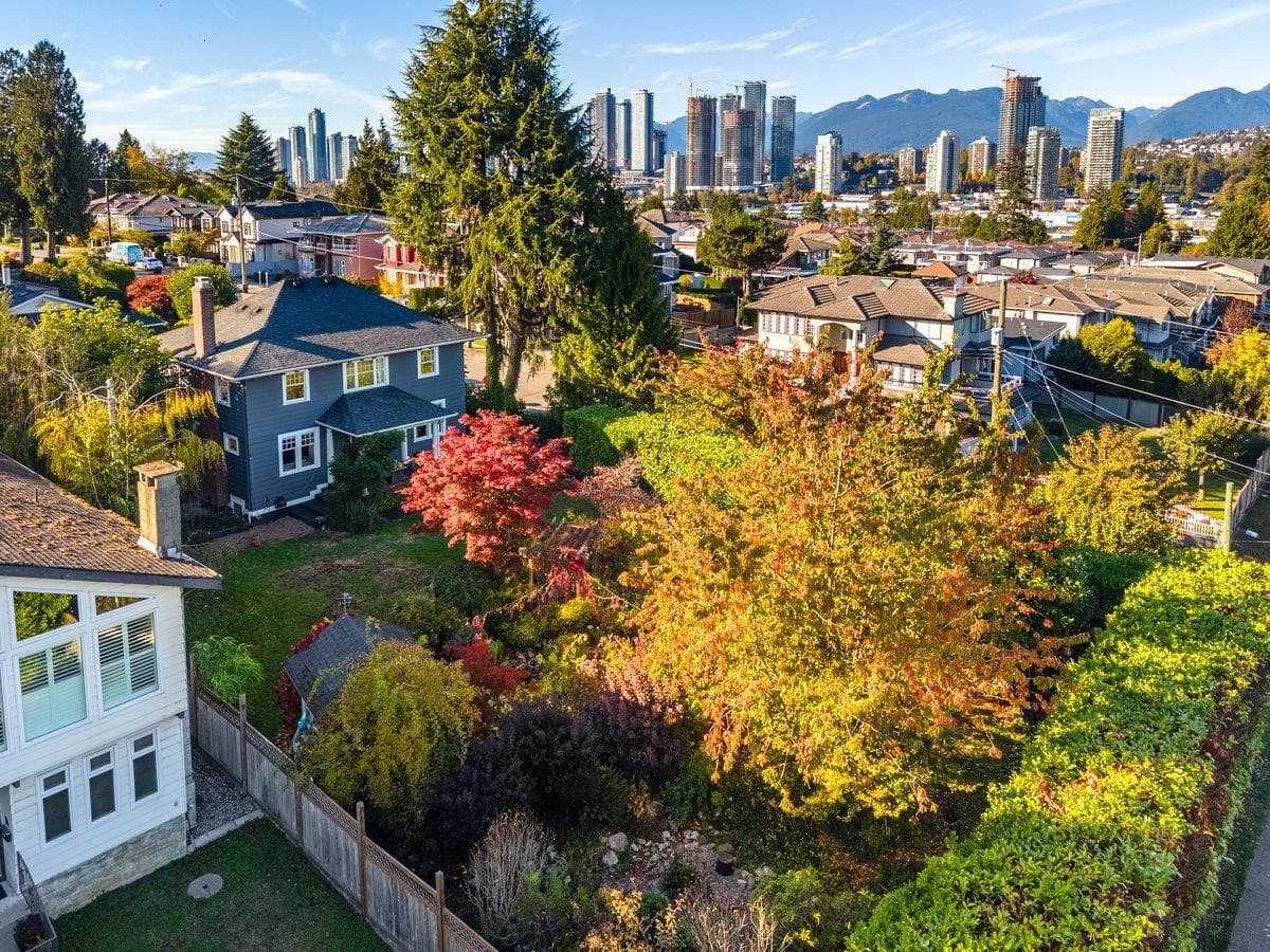 5558 Laurel Street, Burnaby