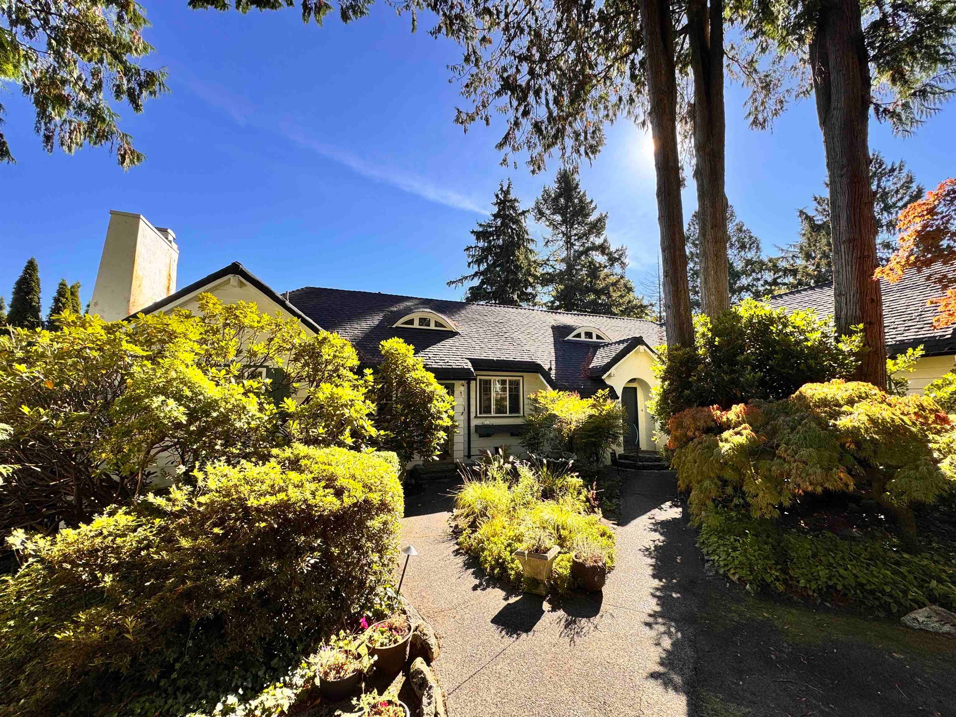 4670 Piccadilly South, West Vancouver