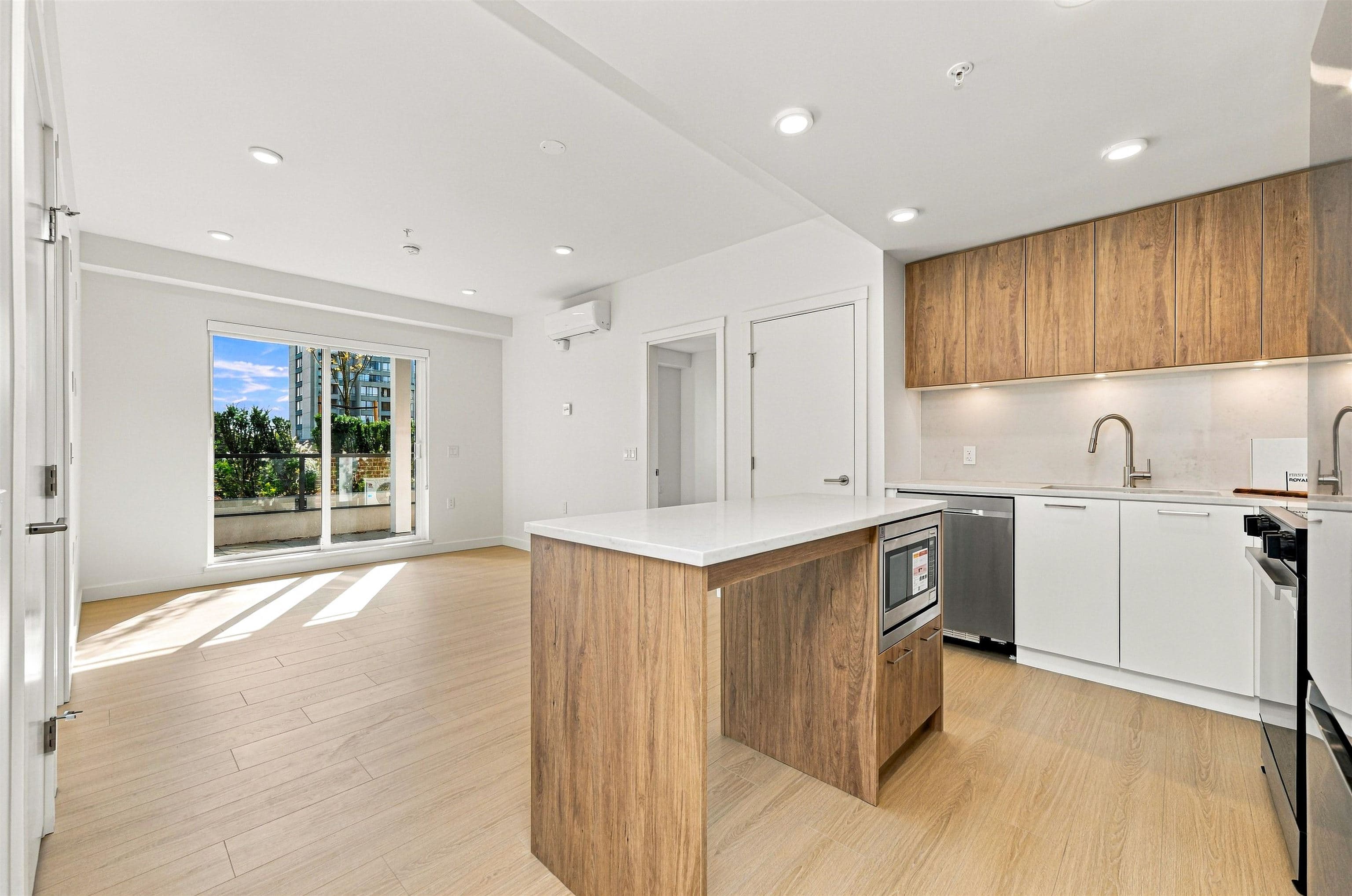 127 - 82 First Street, New Westminster