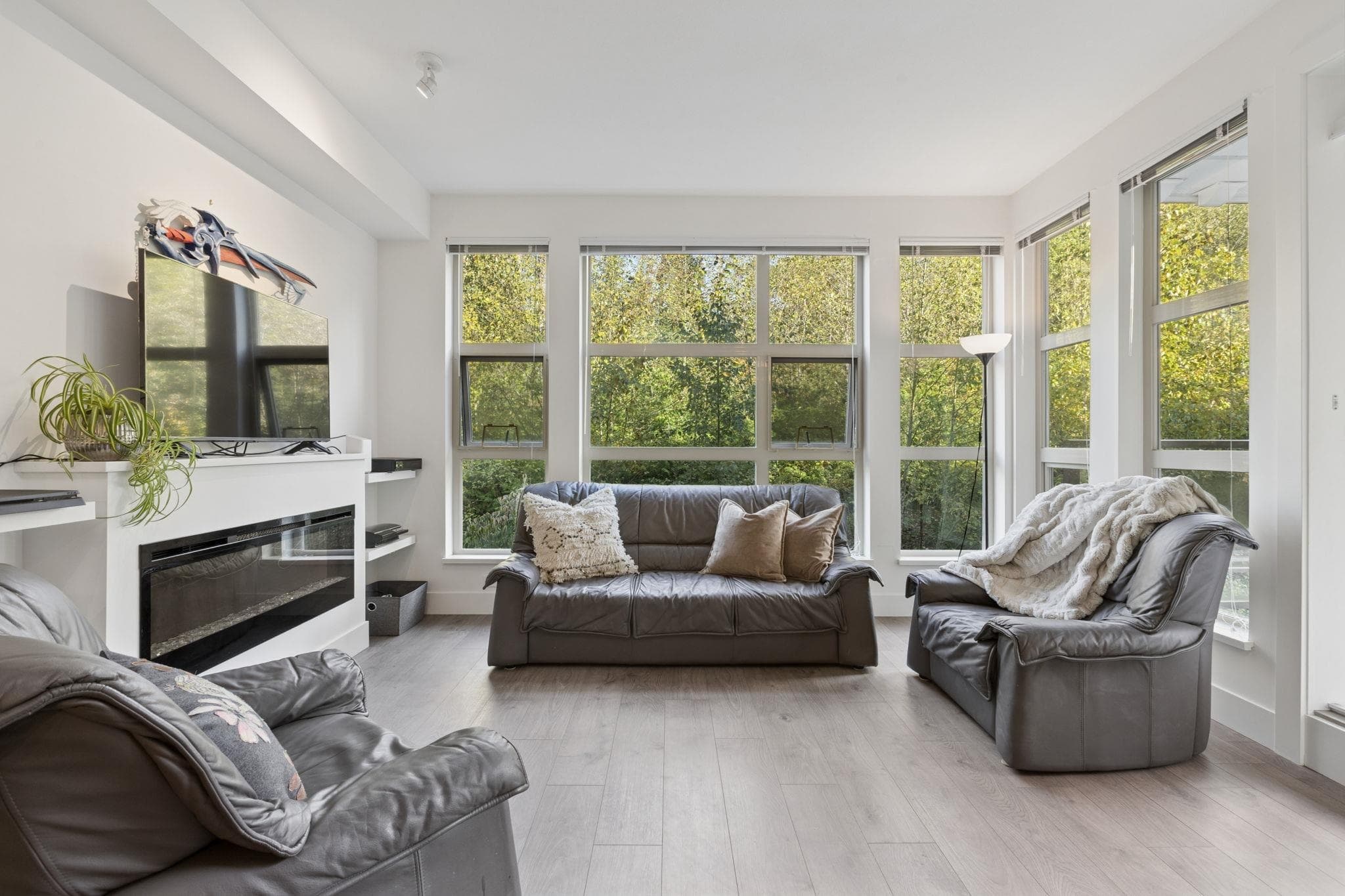 318 - 3602 Aldercrest Drive, North Vancouver