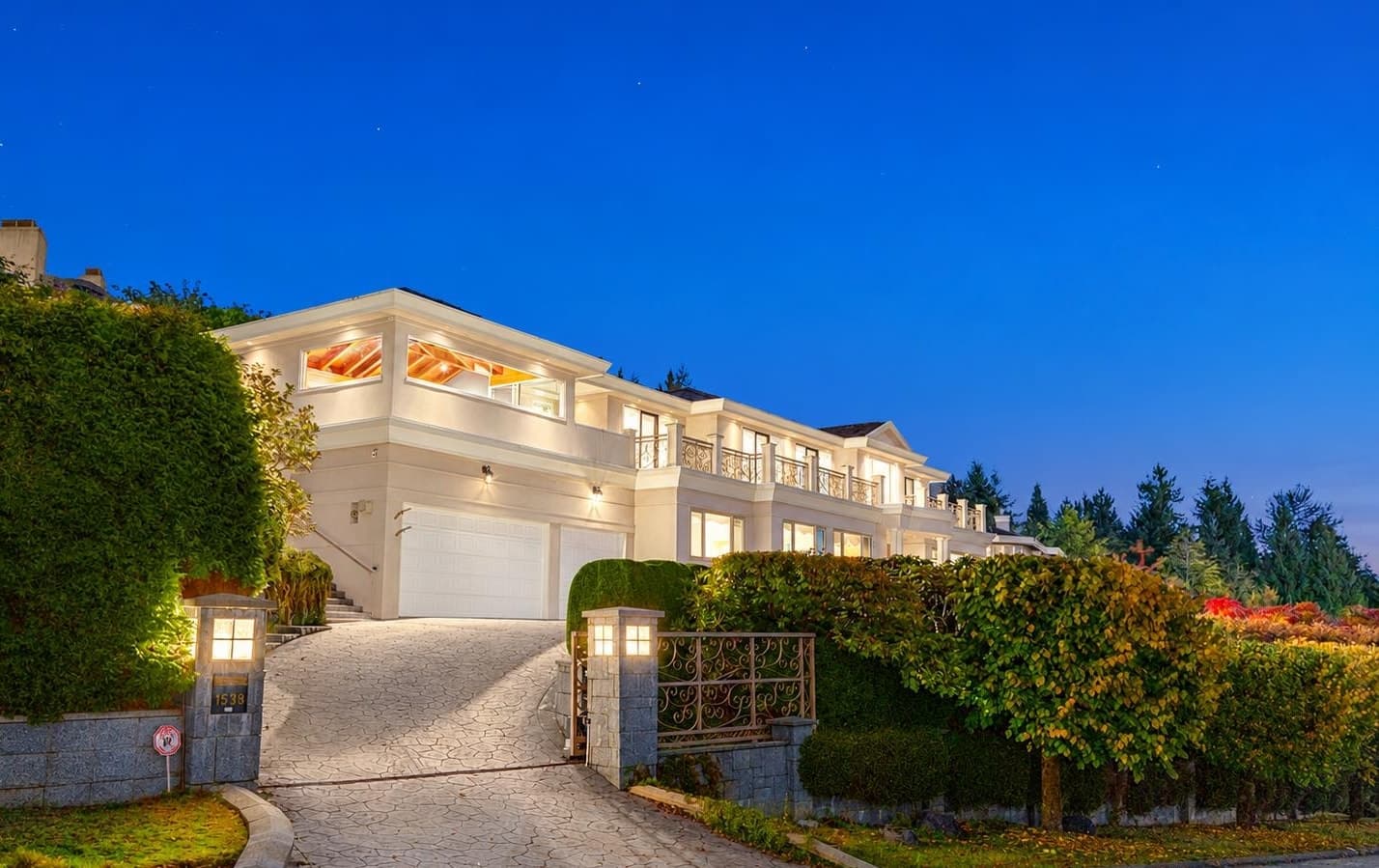 1579 Errigal Place, West Vancouver