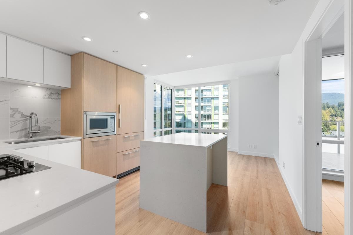 1202 - 1500 Fern Street, North Vancouver