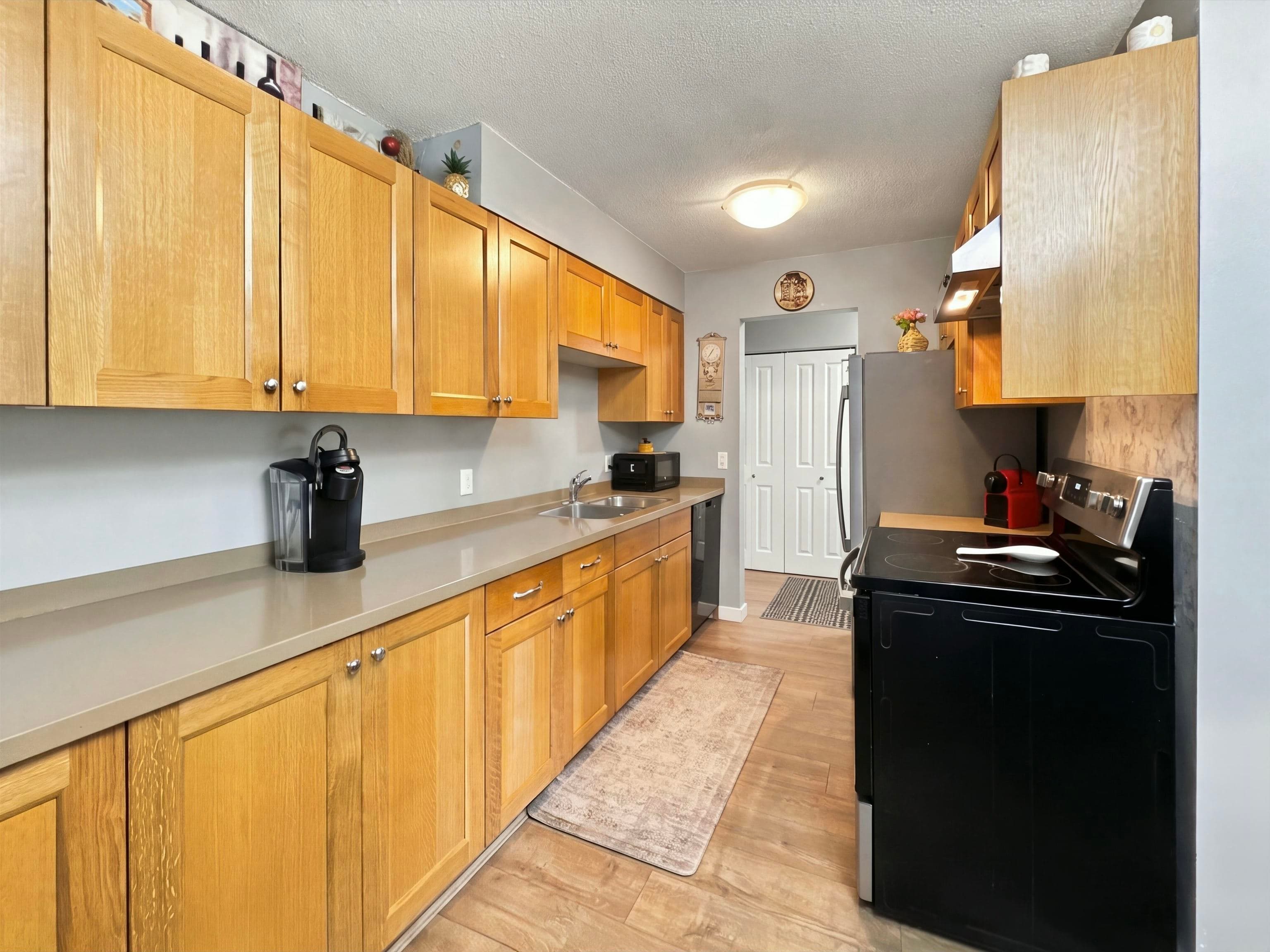 302 - 371 Ellesmere Avenue, Burnaby
