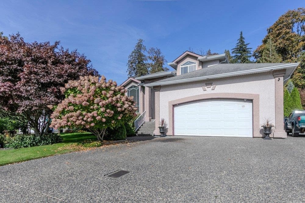 223 Balsam Avenue, Harrison Hot Springs