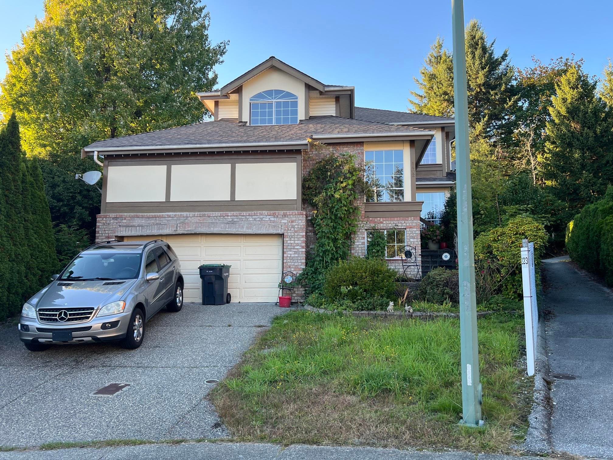 1402 Glenview Court, Coquitlam