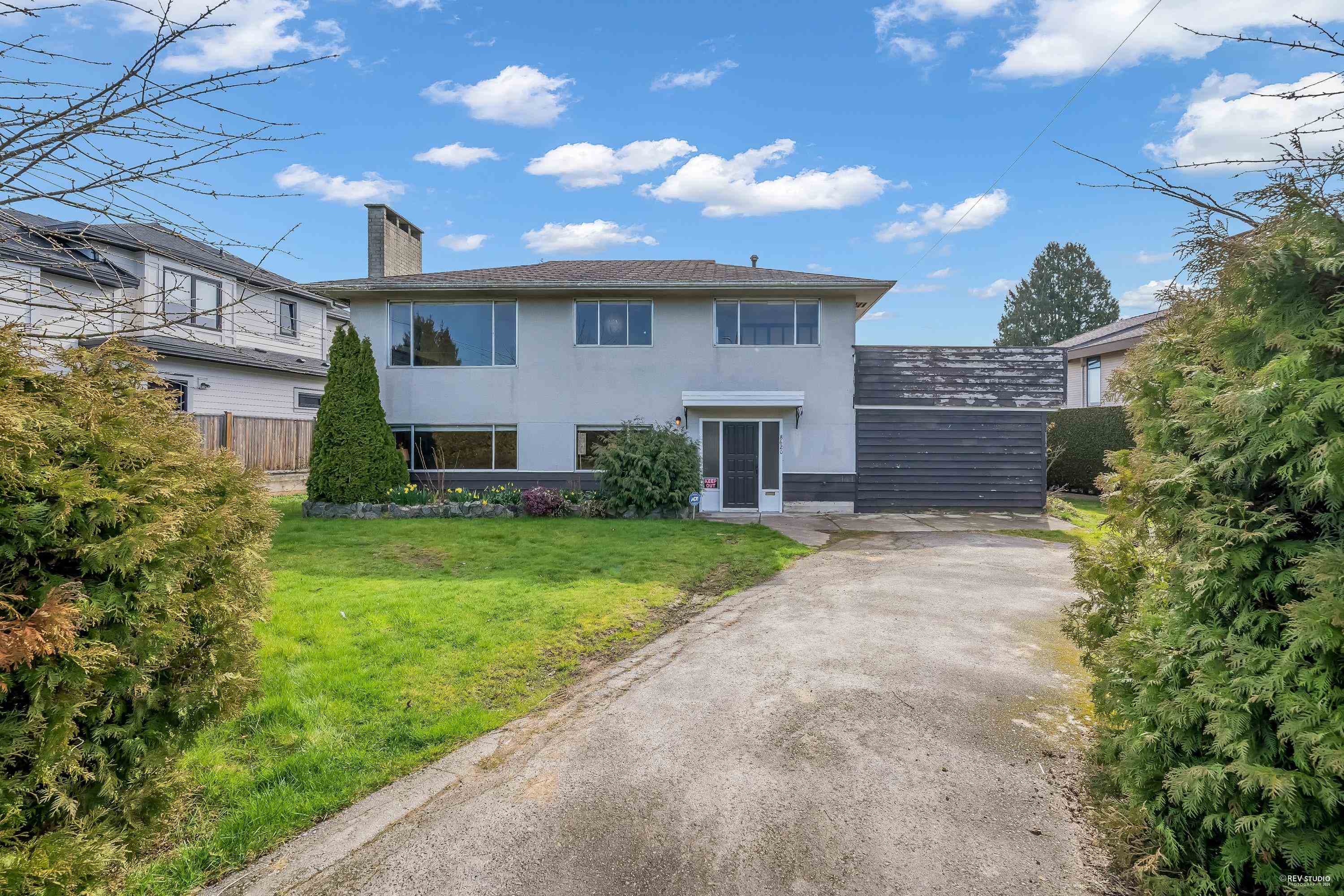 8620 Camden Crescent, Richmond