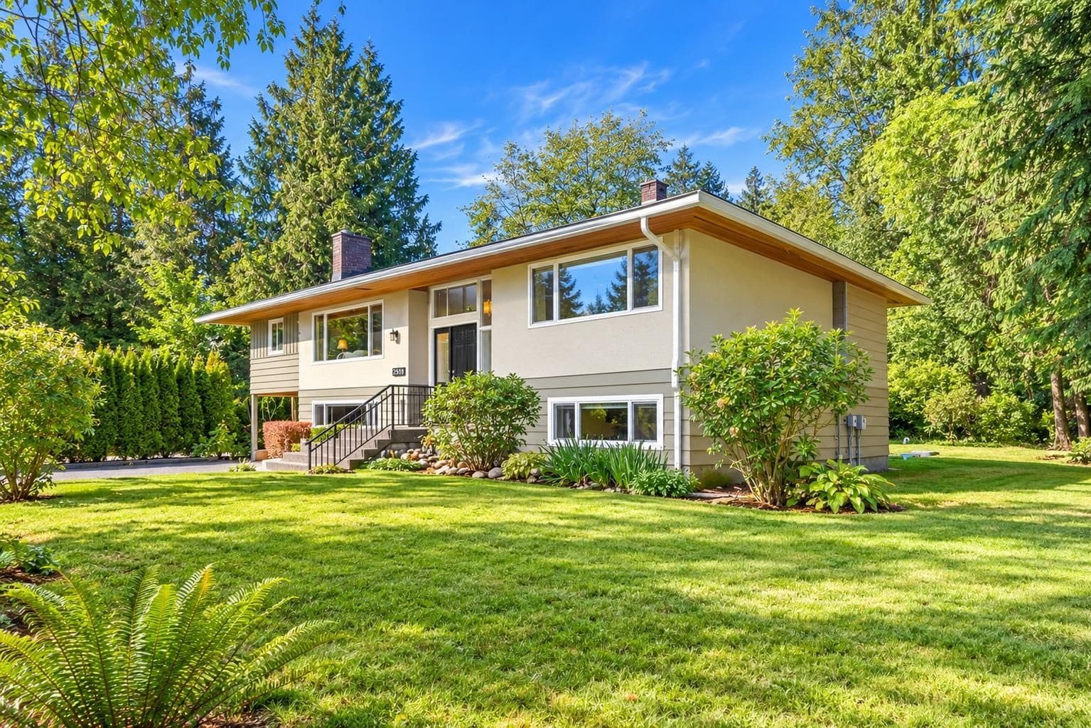 2519 East Road, Anmore
