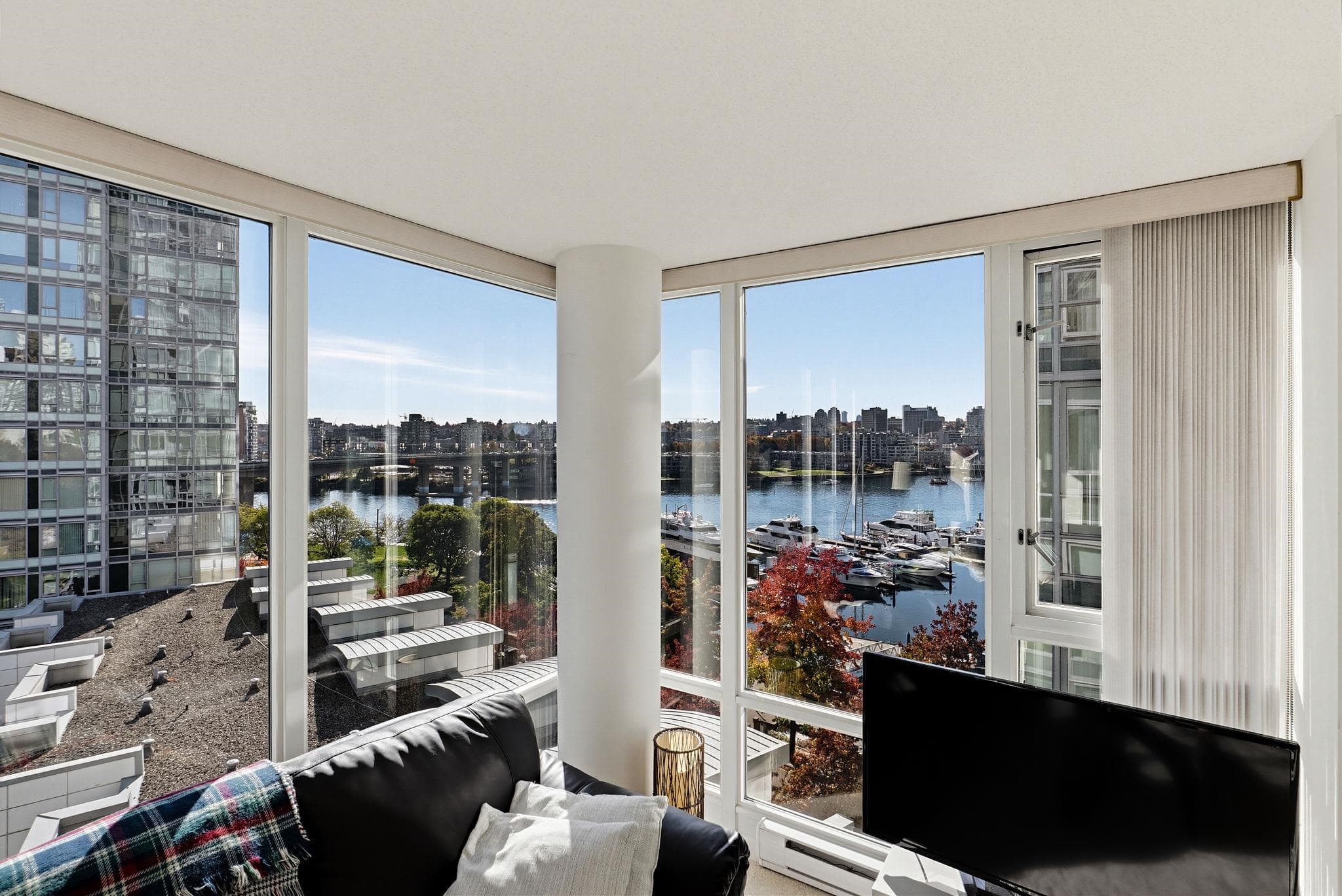 901 - 1067 Marinaside Crescent, Vancouver