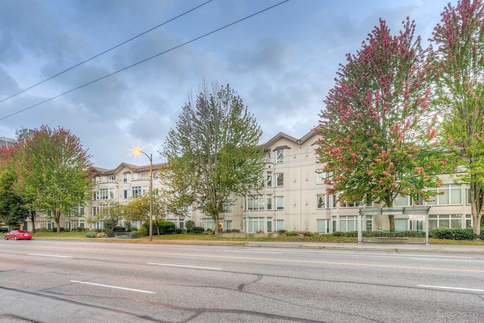 208 - 2677 E Broadway Street, Vancouver