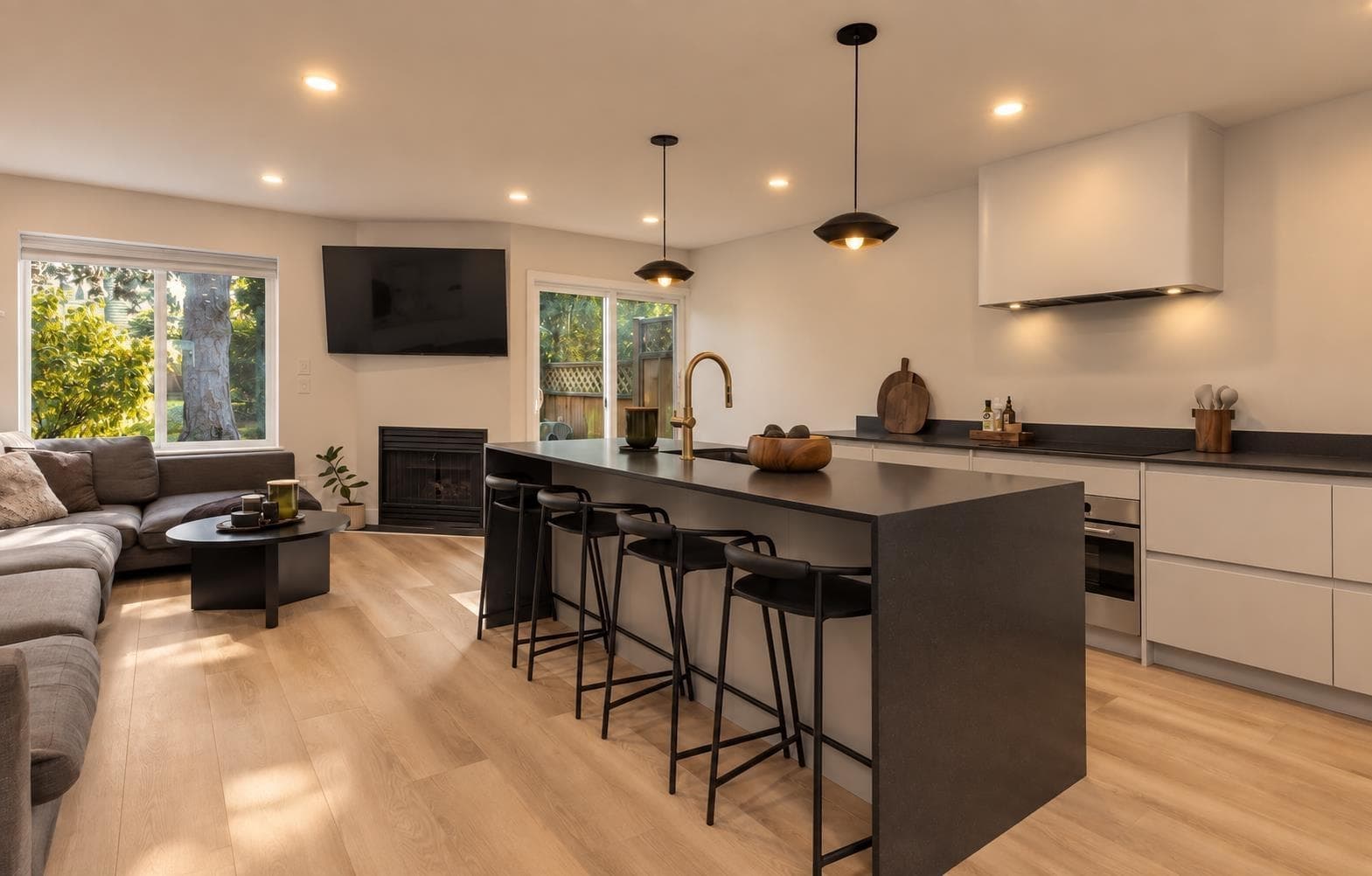 16 - 40200 Government Road, Squamish