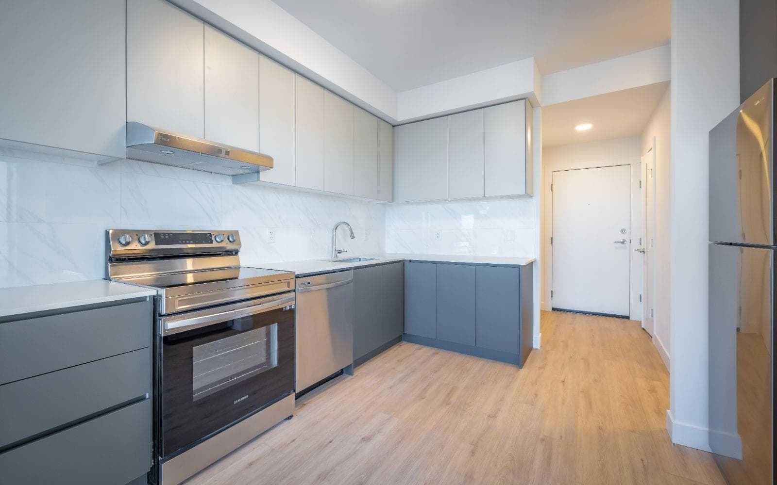 2590 Lonsdale Avenue, Vancouver