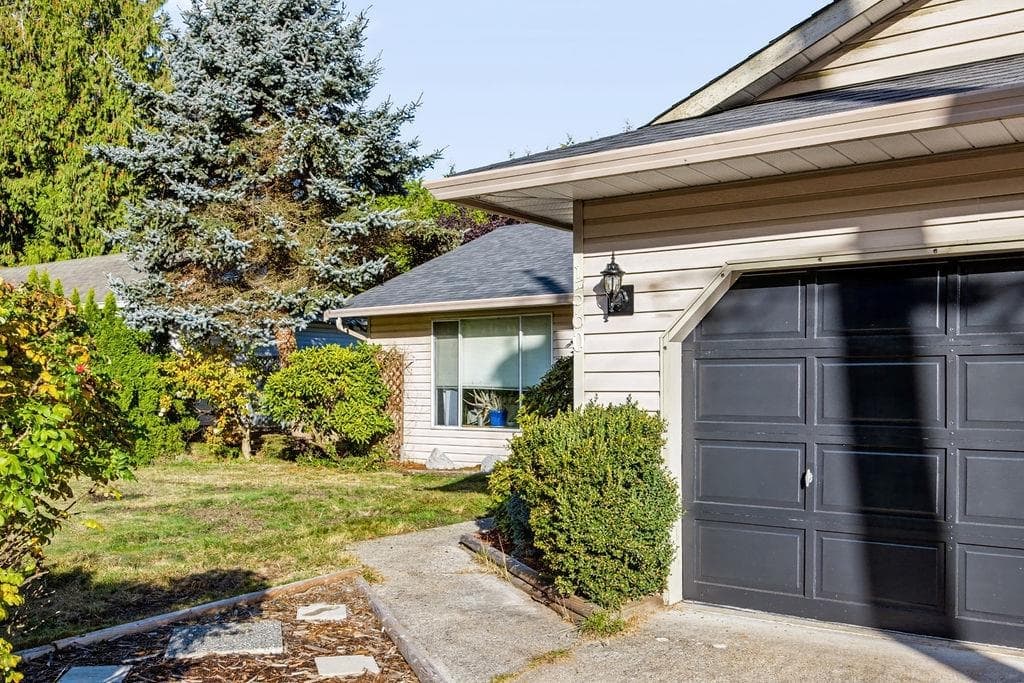 1560 Larchberry Way, Gibsons