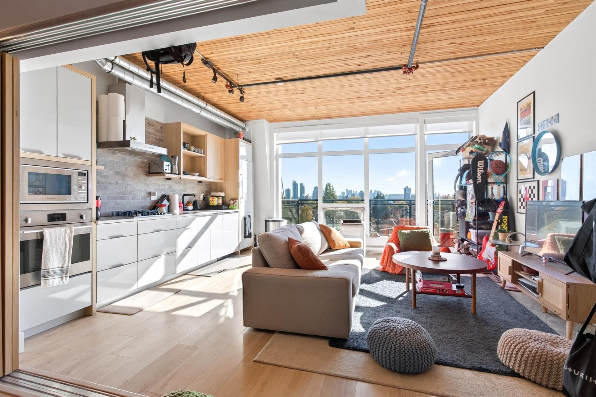 406 - 4223 Hastings Street, Burnaby