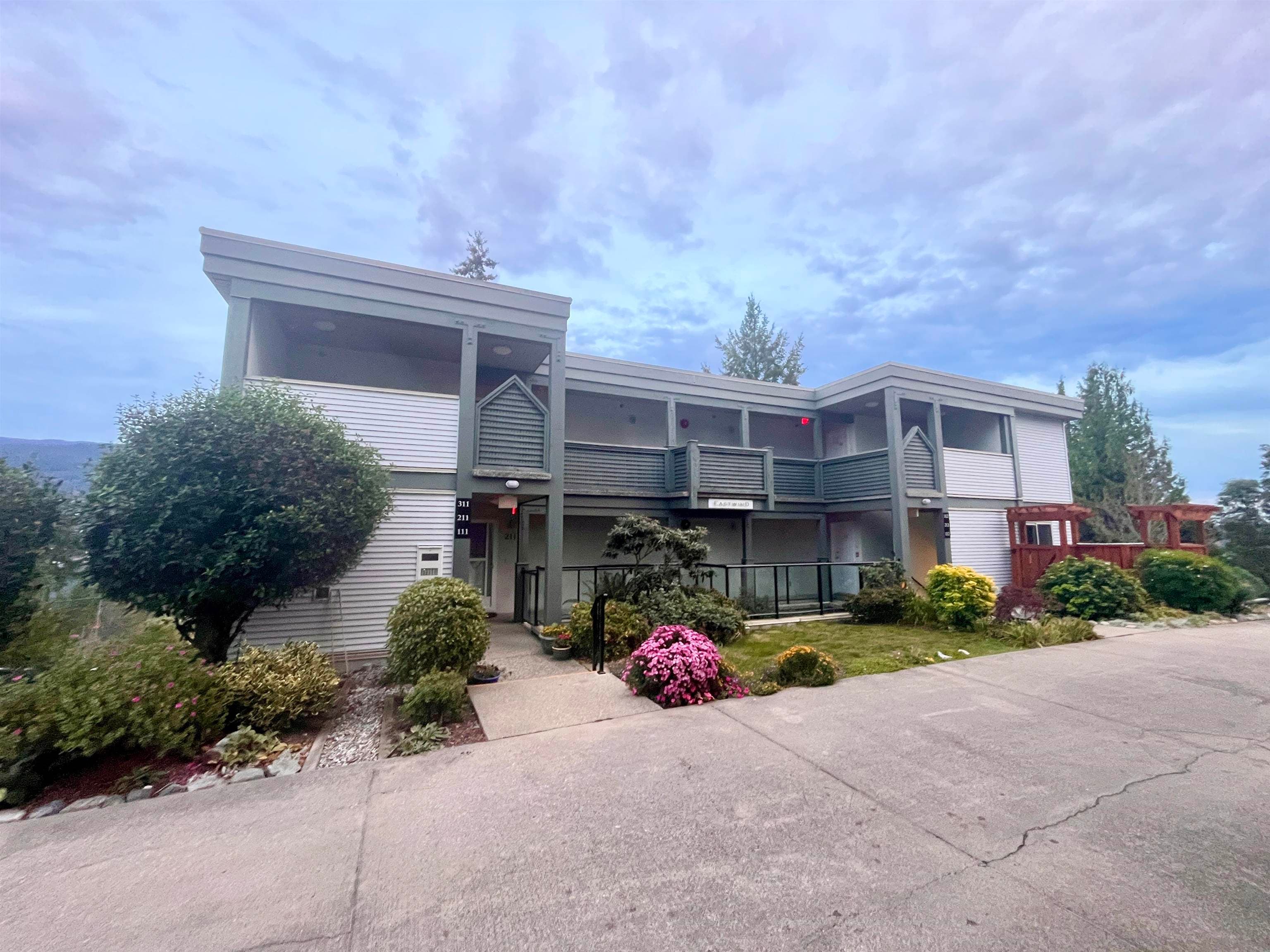 111 - 5780 Trail Avenue, Sechelt