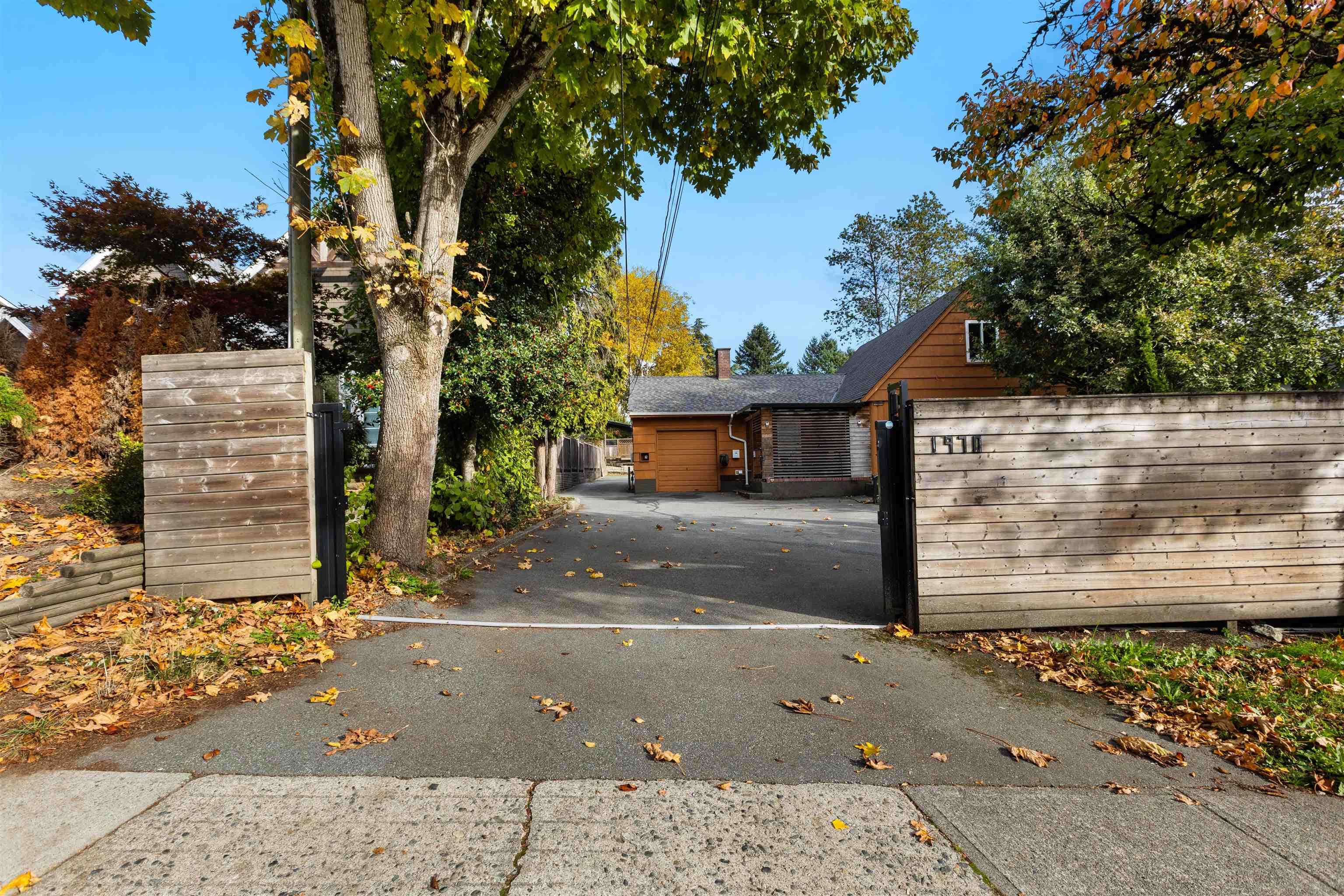 1970 Sperling Avenue, Burnaby