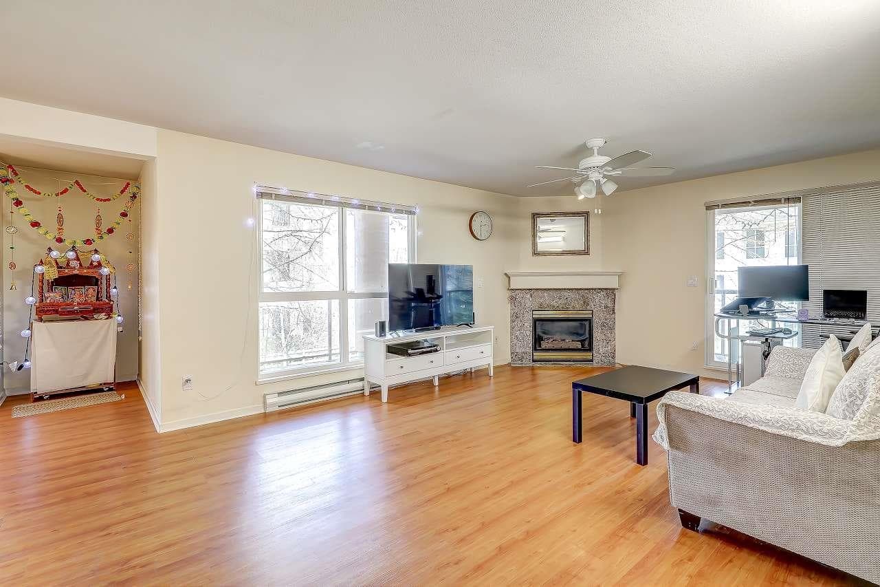 210 - 14980 101a Avenue, Surrey