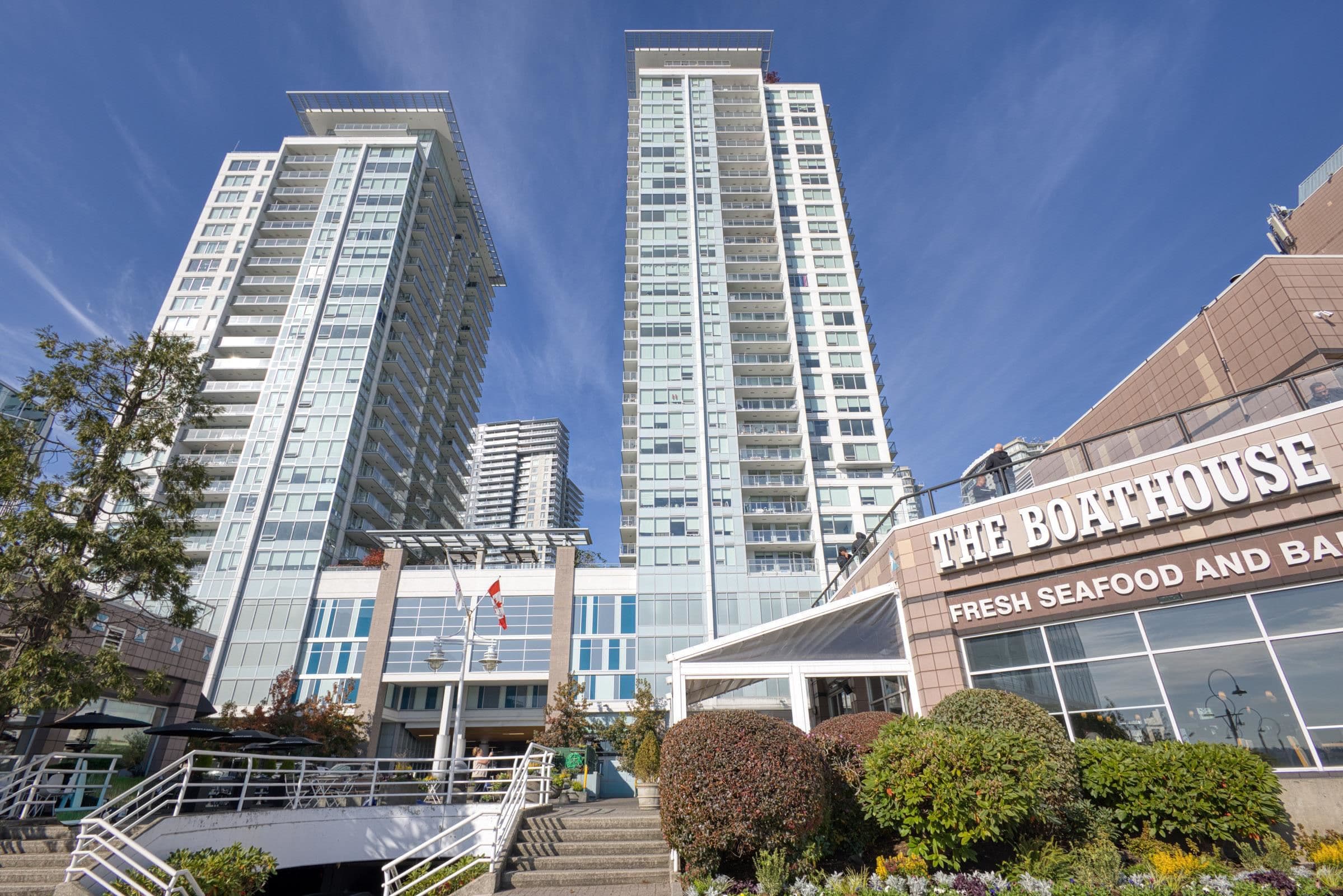 1607 - 908 Quayside Drive, New Westminster
