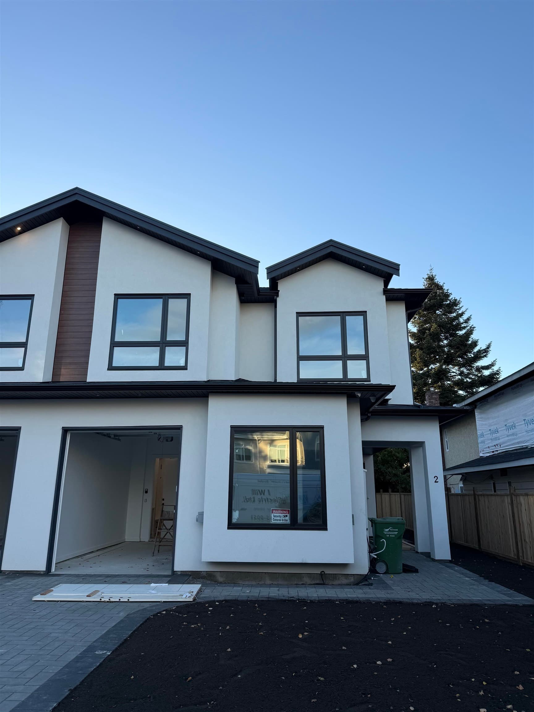 2 - 10111 Gower Street, Richmond