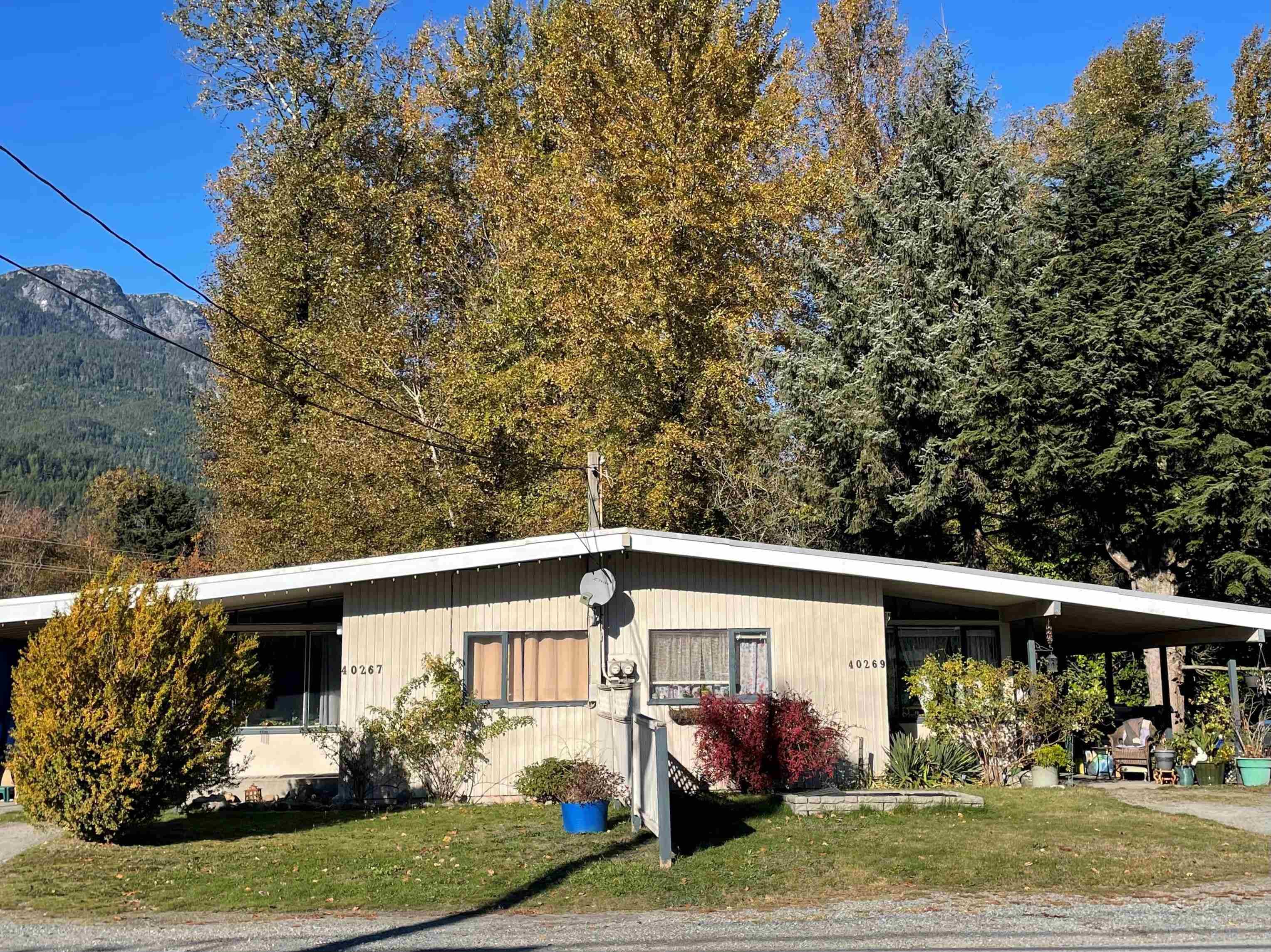 40267 Government Road, Squamish