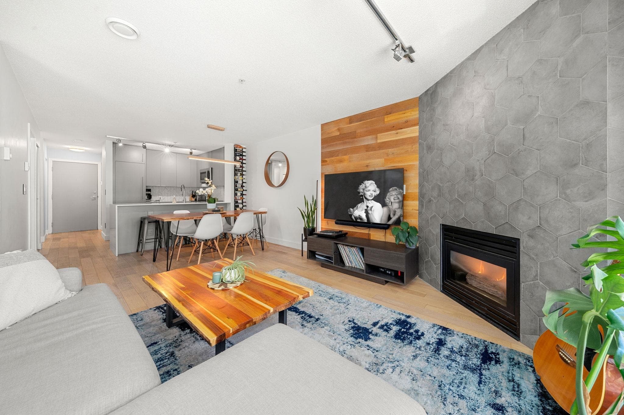 404 - 124 W 3rd Street, North Vancouver
