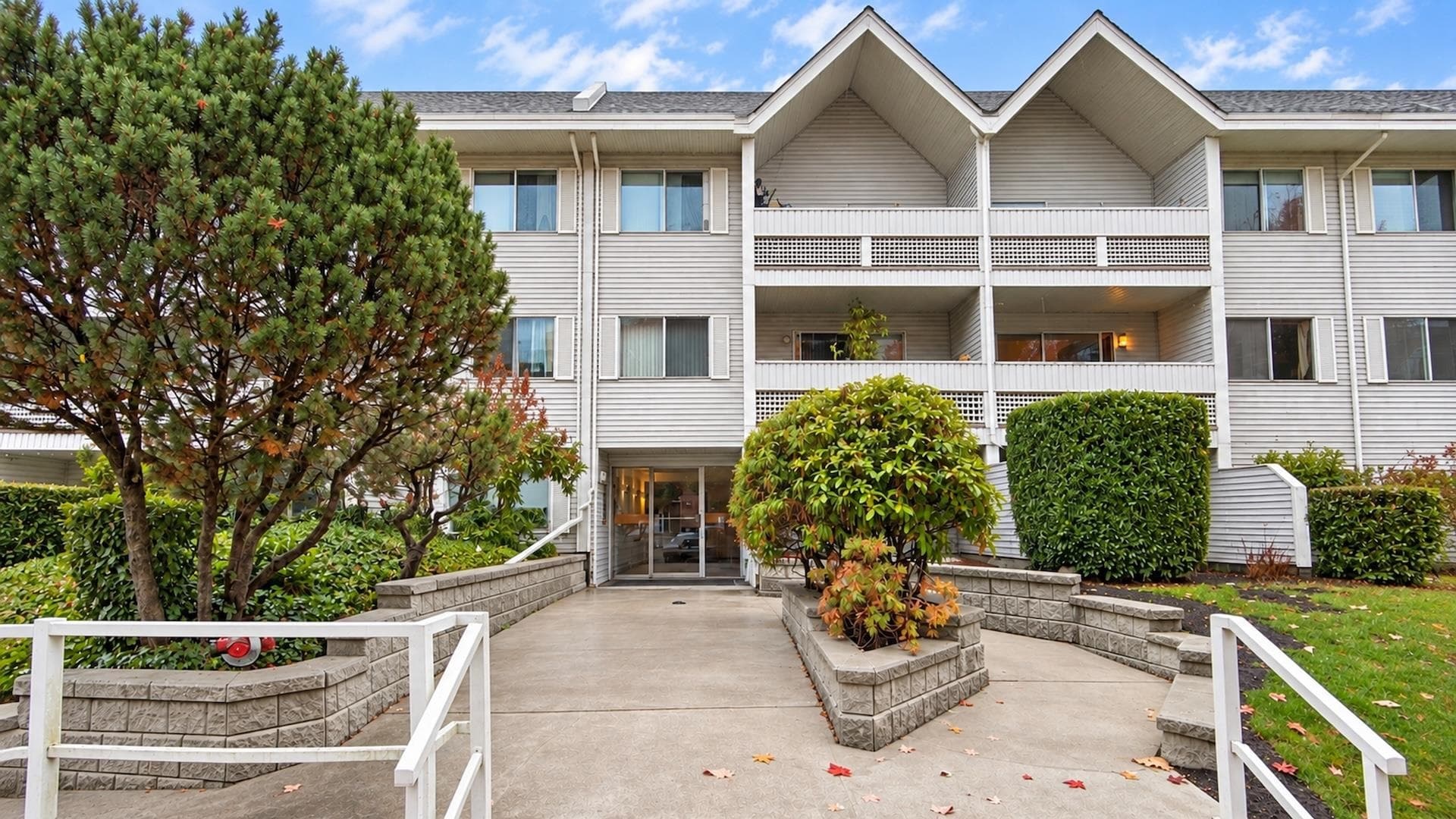 207 - 2055 Suffolk Avenue, Port Coquitlam