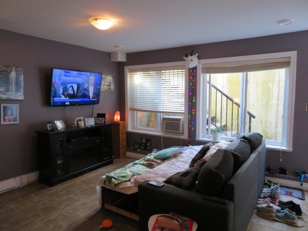 Bsmt - 7109 195 Street, Surrey