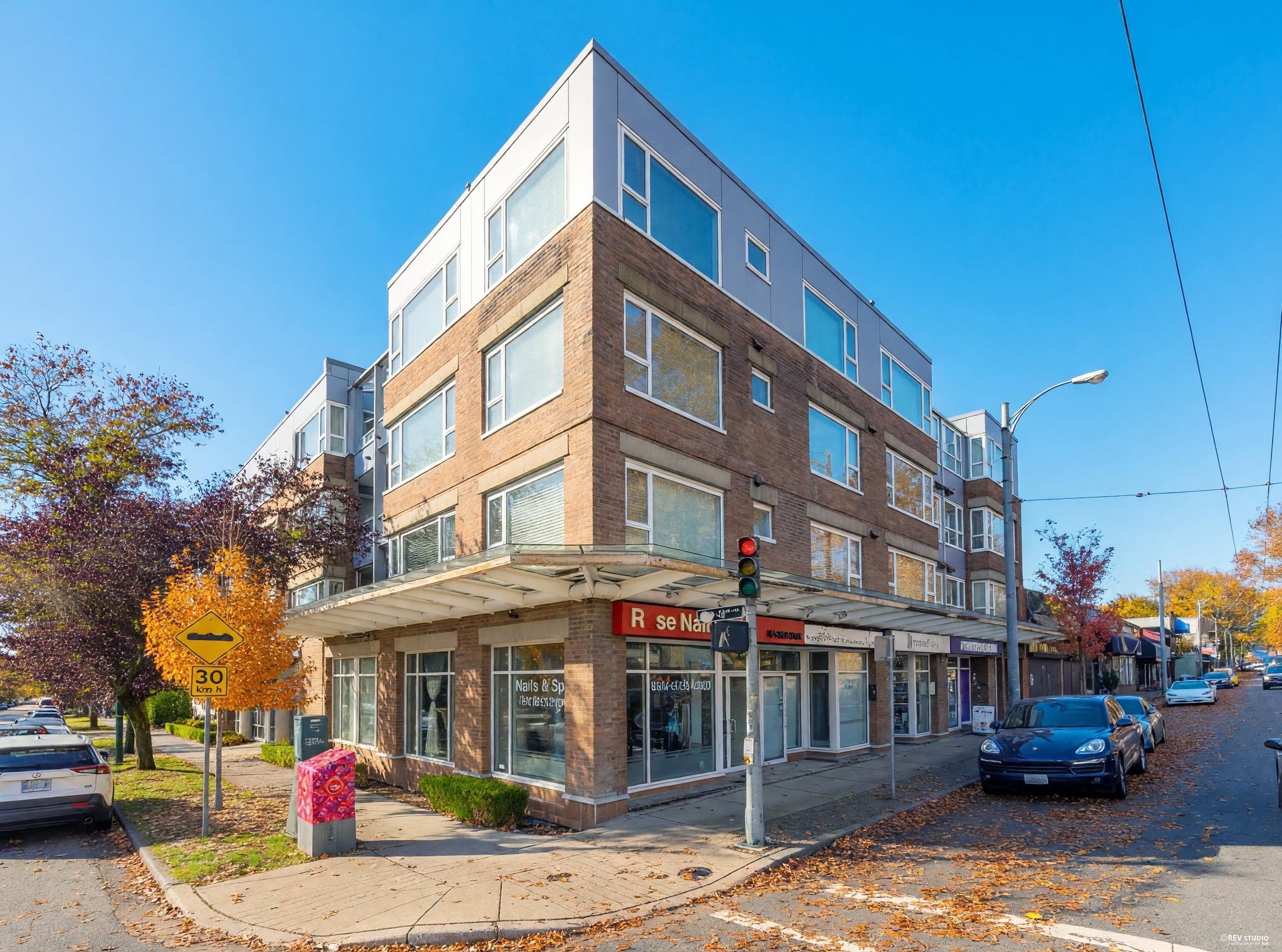 302 - 2103 W 45th Avenue, Vancouver