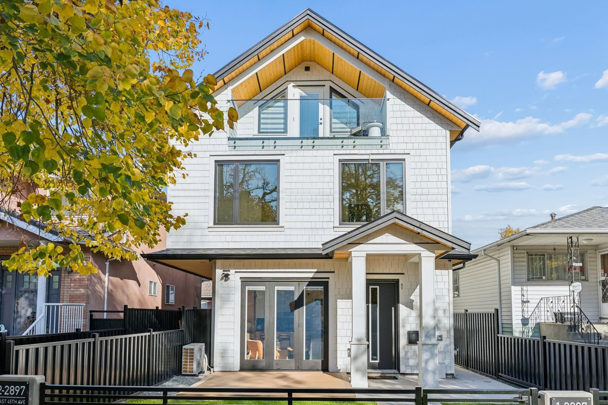 1 - 2897 E 45th Avenue, Vancouver