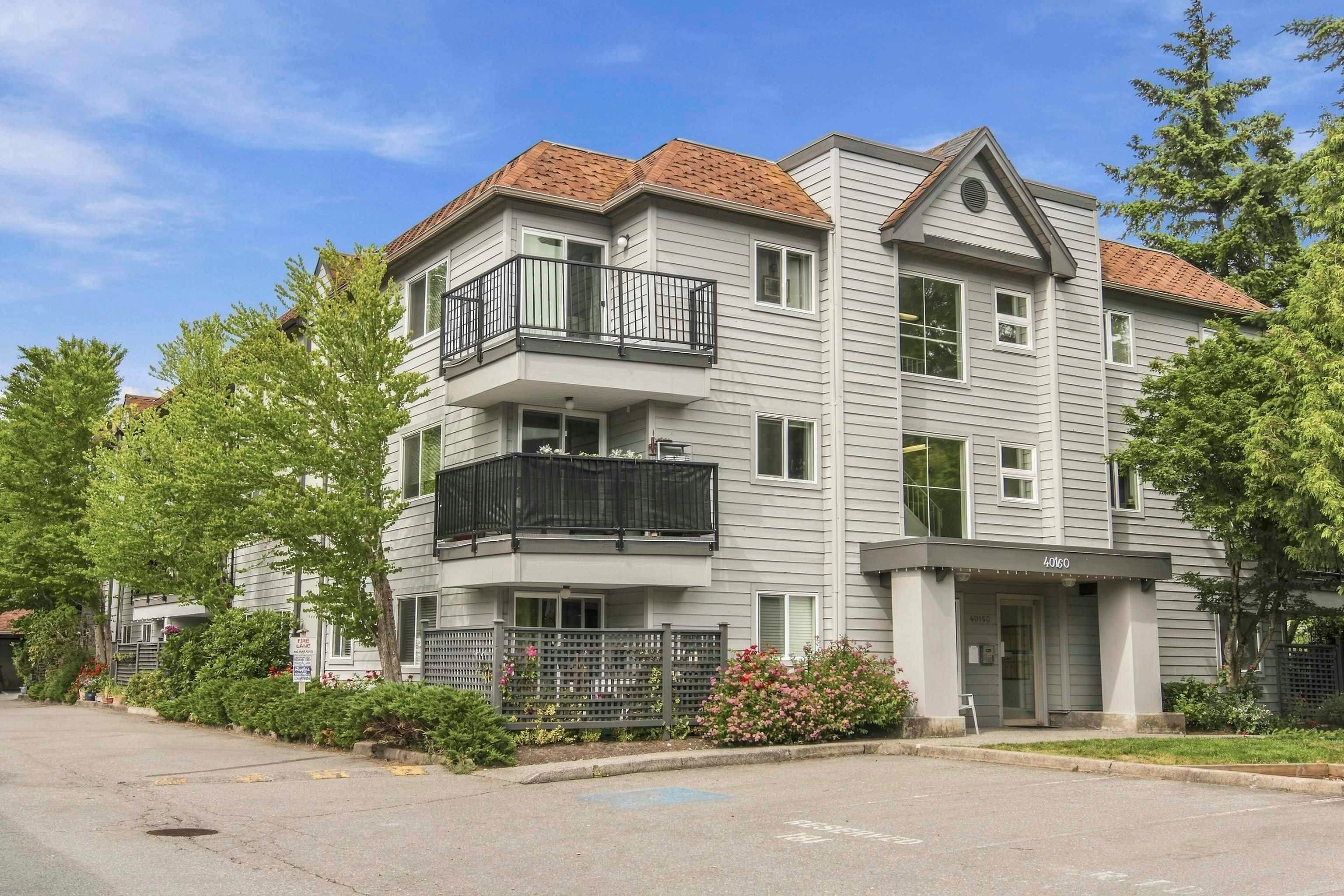 305 - 40160 Willow Crescent, Squamish