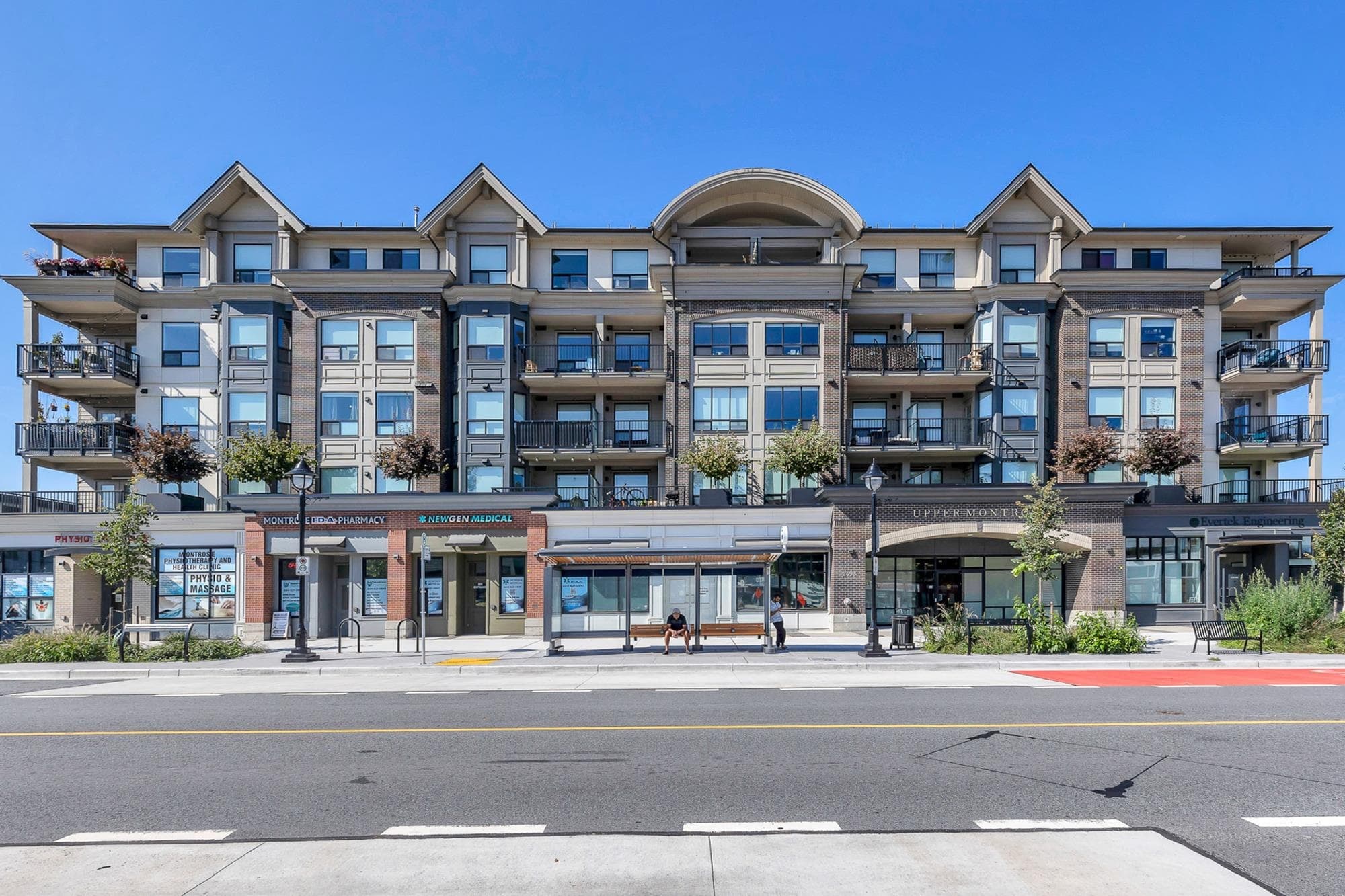216-217 - 2493 Montrose Avenue, Abbotsford