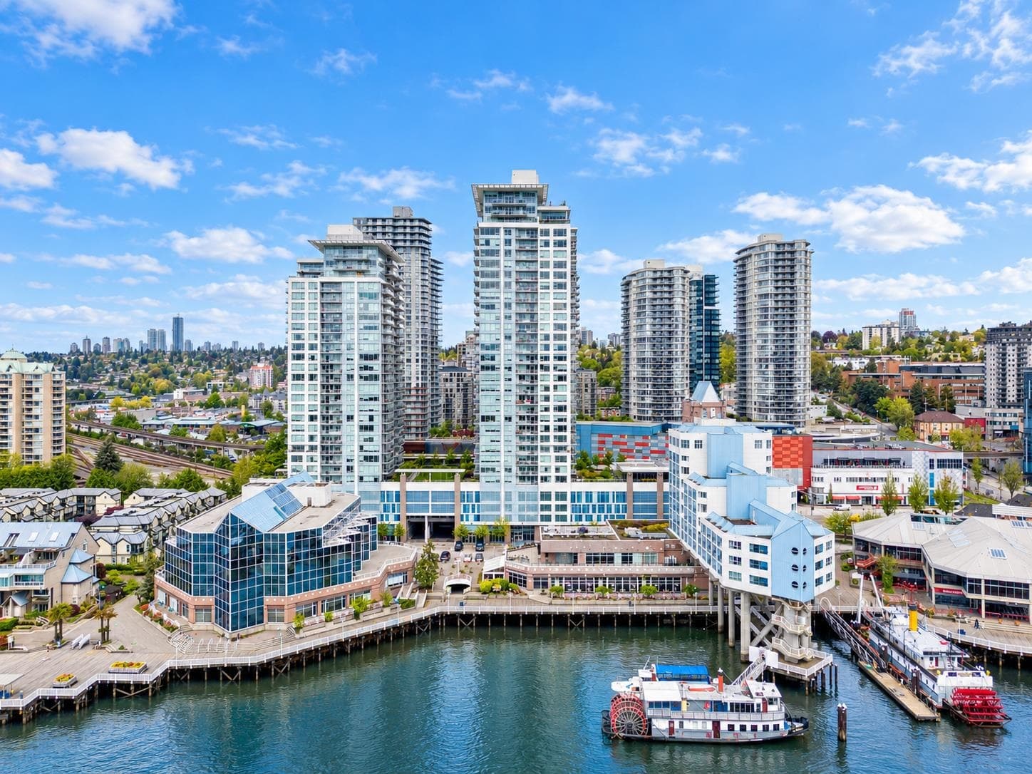 1909 - 908 Quayside Drive, New Westminster