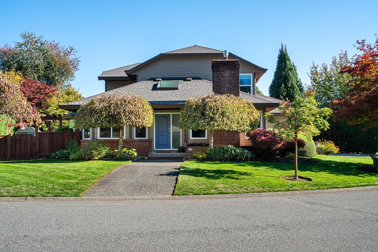 16173 Brookside Grove, Surrey