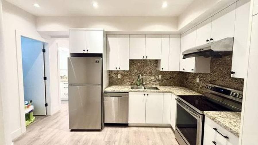418 E 12th Street, North Vancouver