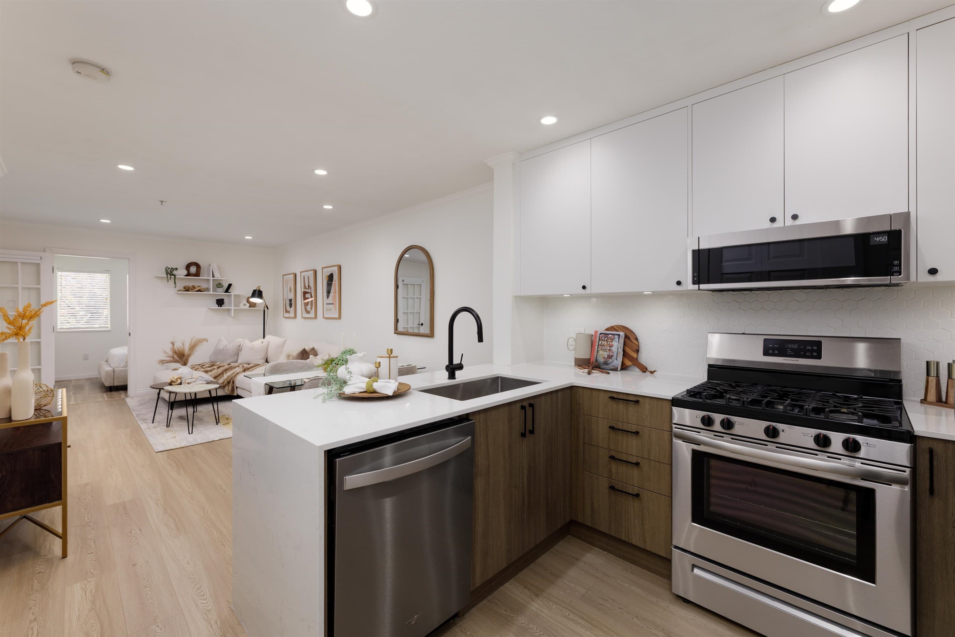 688 E 16th Avenue, Vancouver