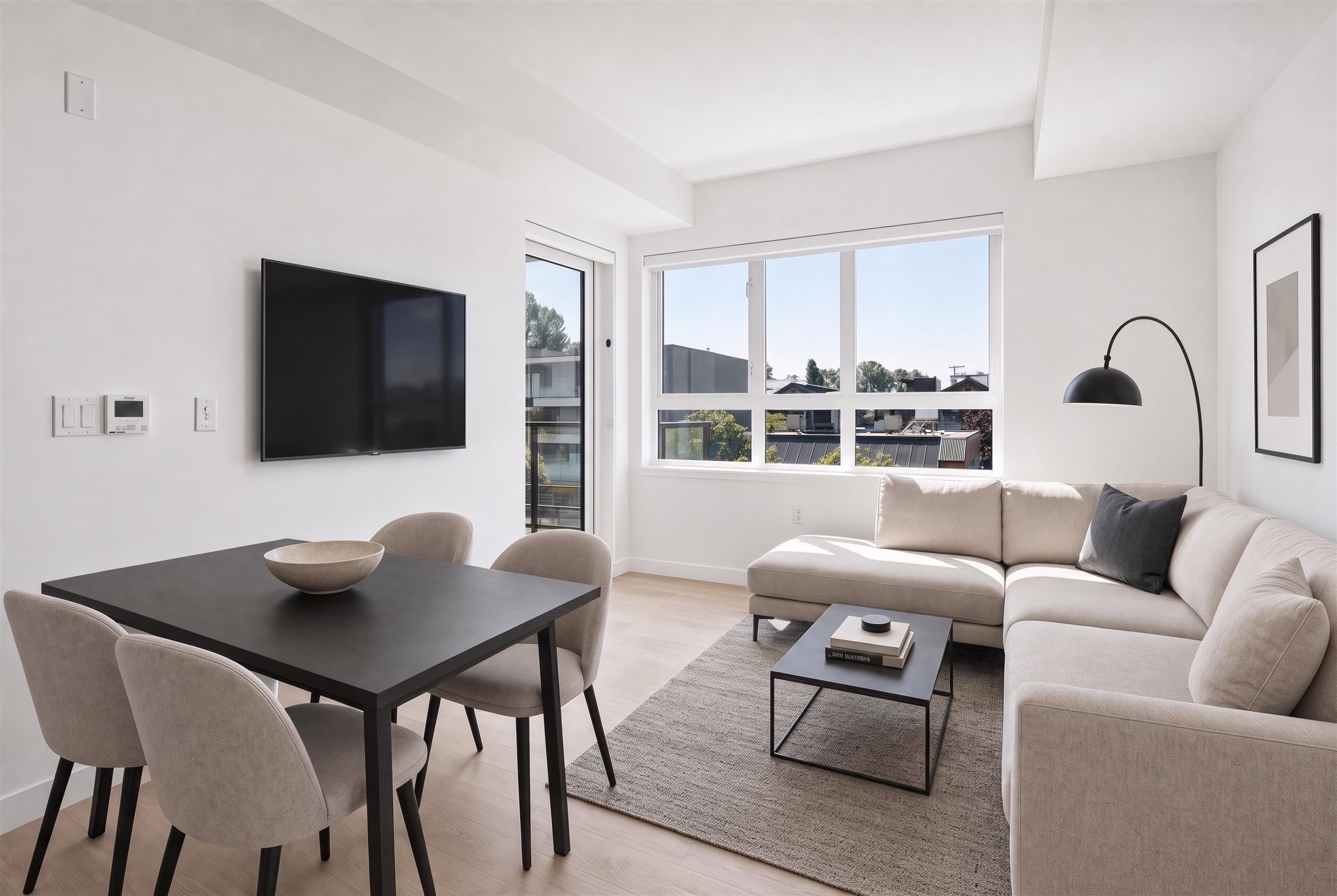 304 - 1616 Lloyd Avenue, North Vancouver