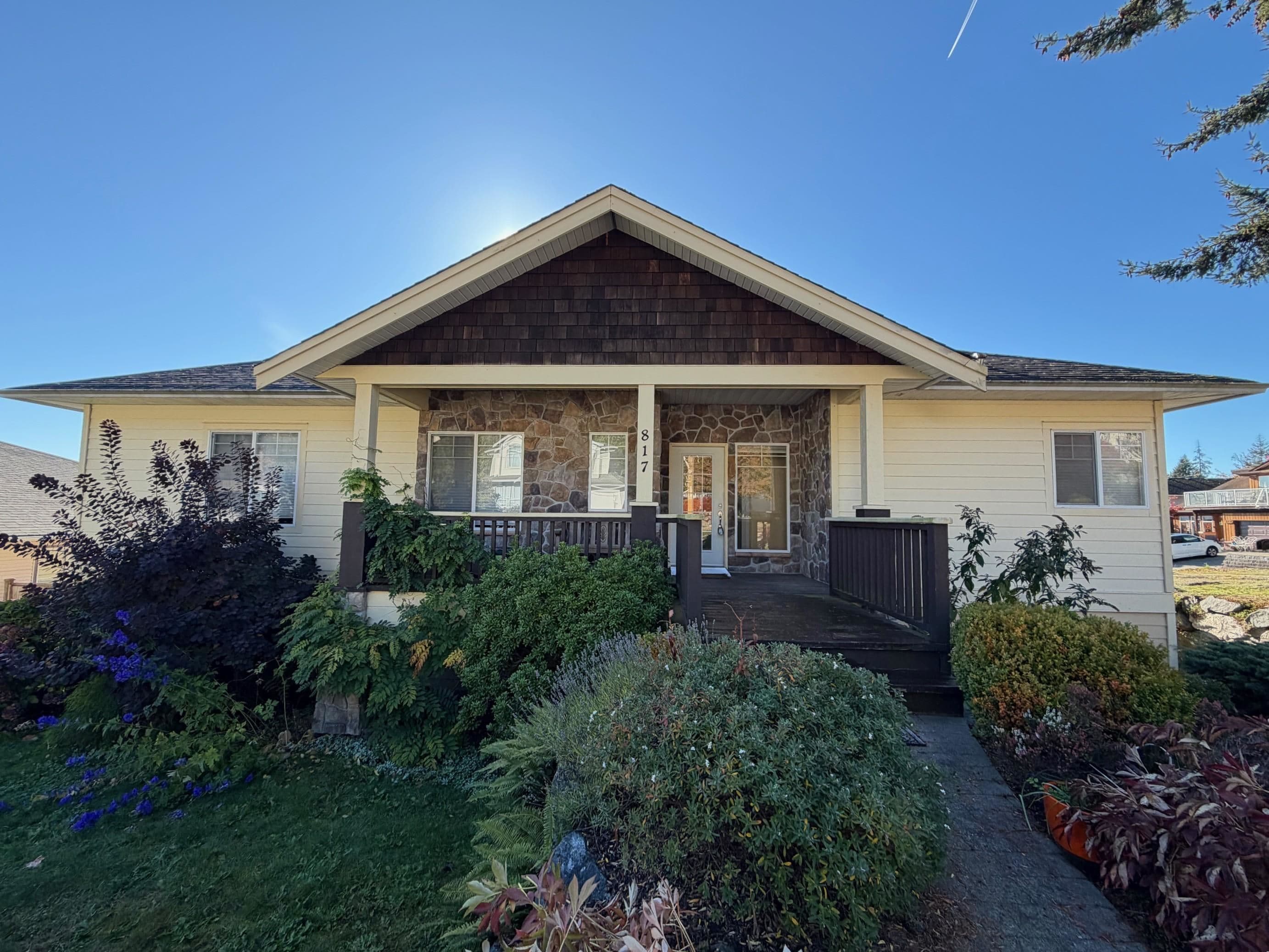 817 Aurora Way, Gibsons