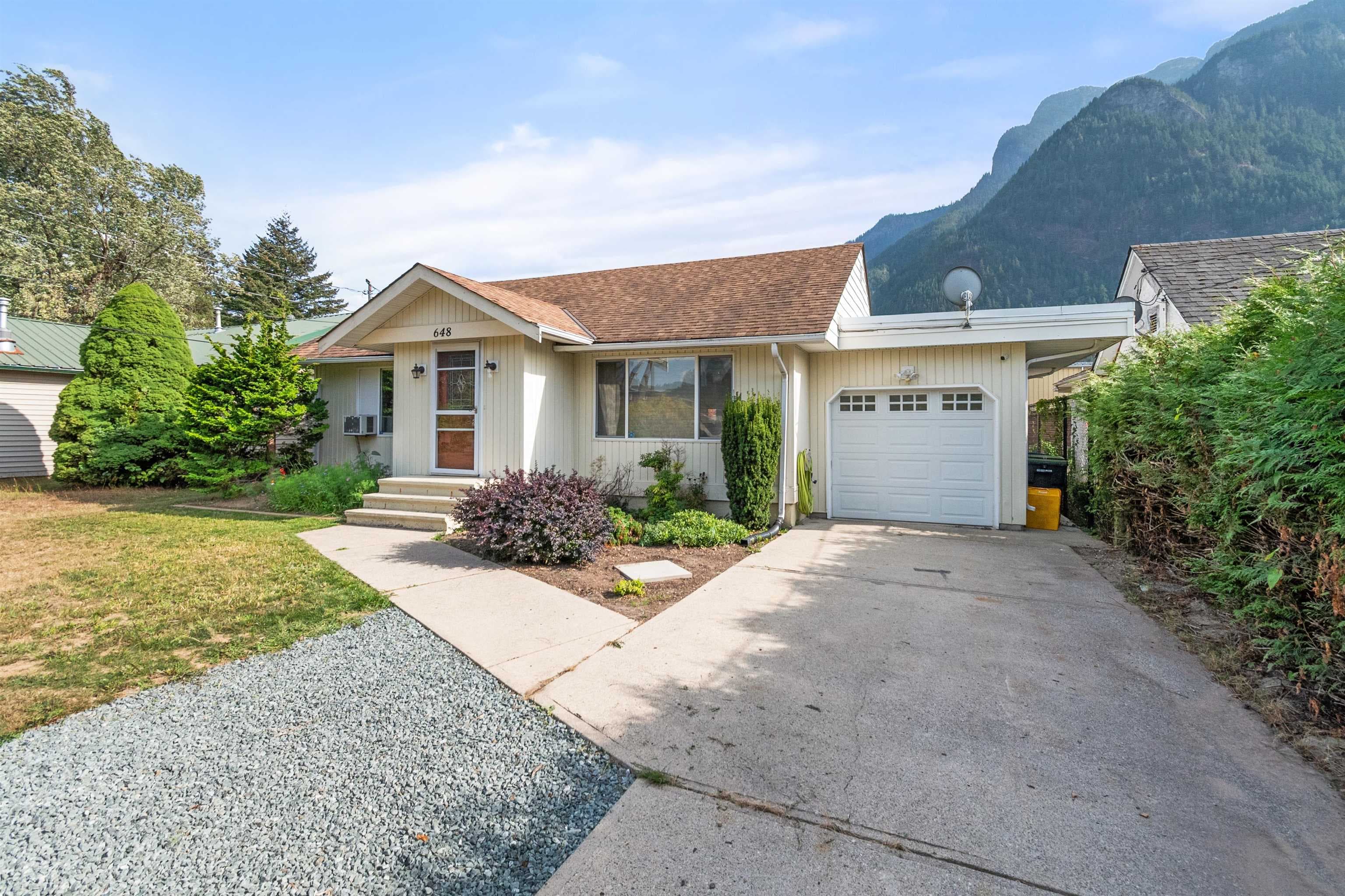 648 Hudson Bay Street, Hope