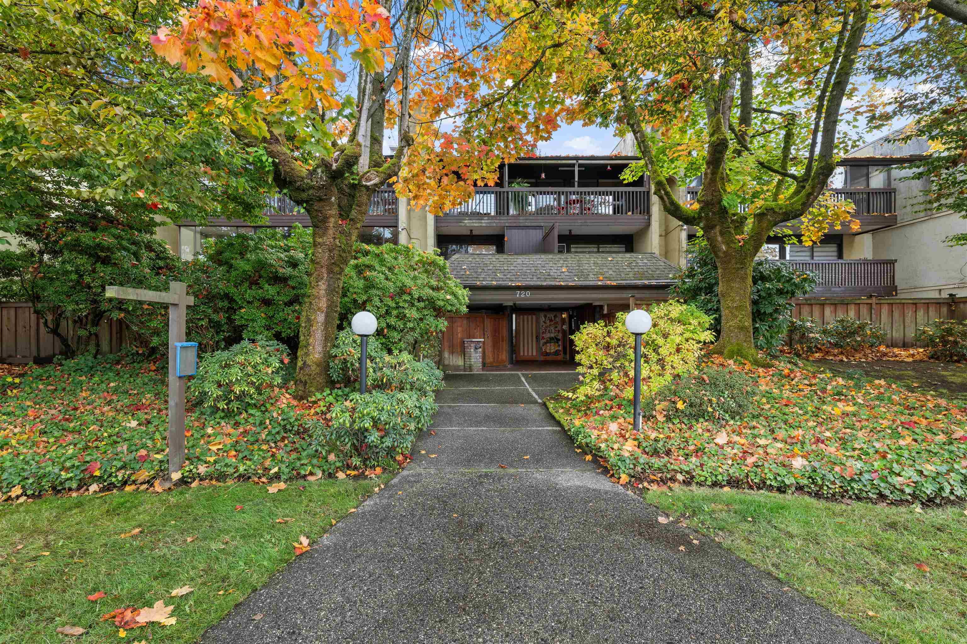 301 - 720 Eighth Avenue, New Westminster
