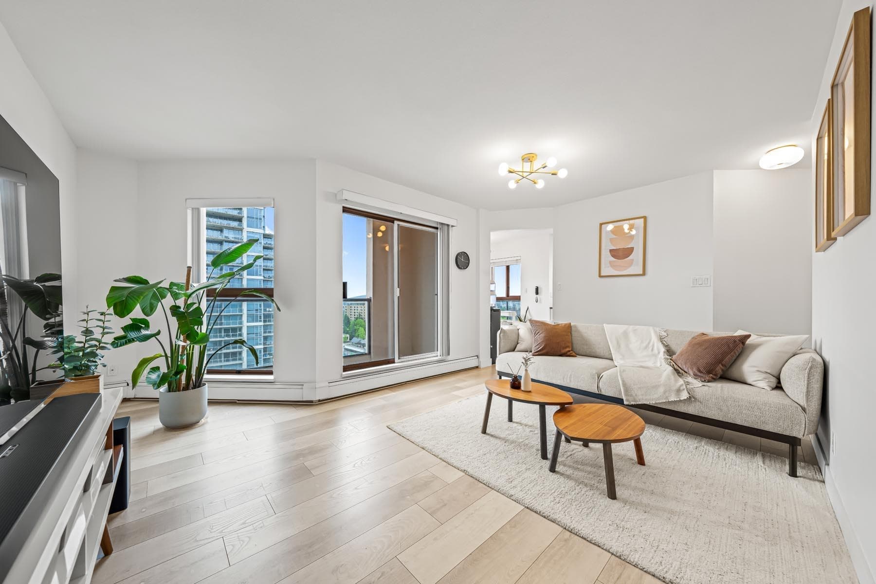 1705 - 612 Fifth Avenue, New Westminster