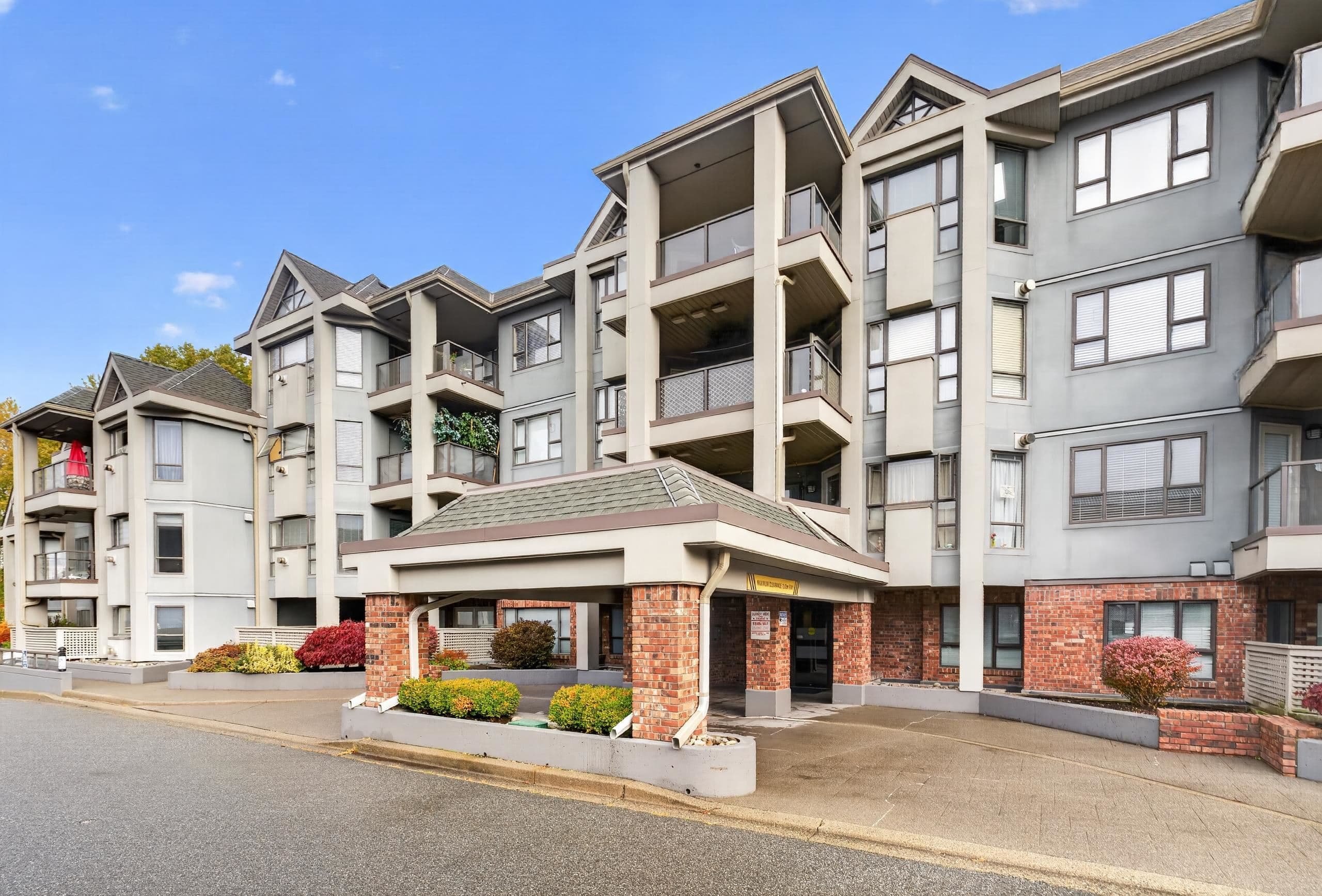 201 - 15241 18 Avenue, Surrey