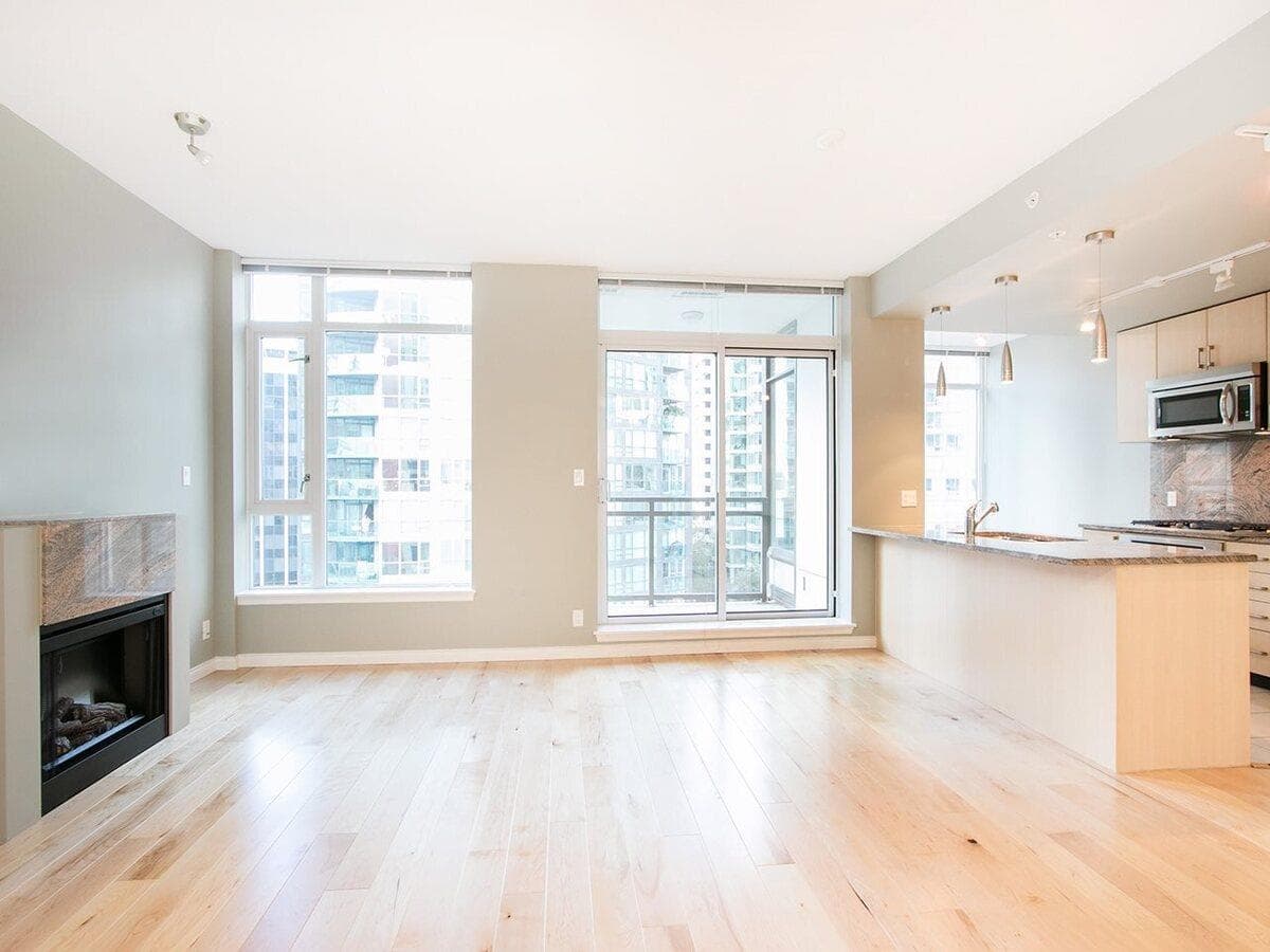 1601 - 1211 Melville Street, Vancouver