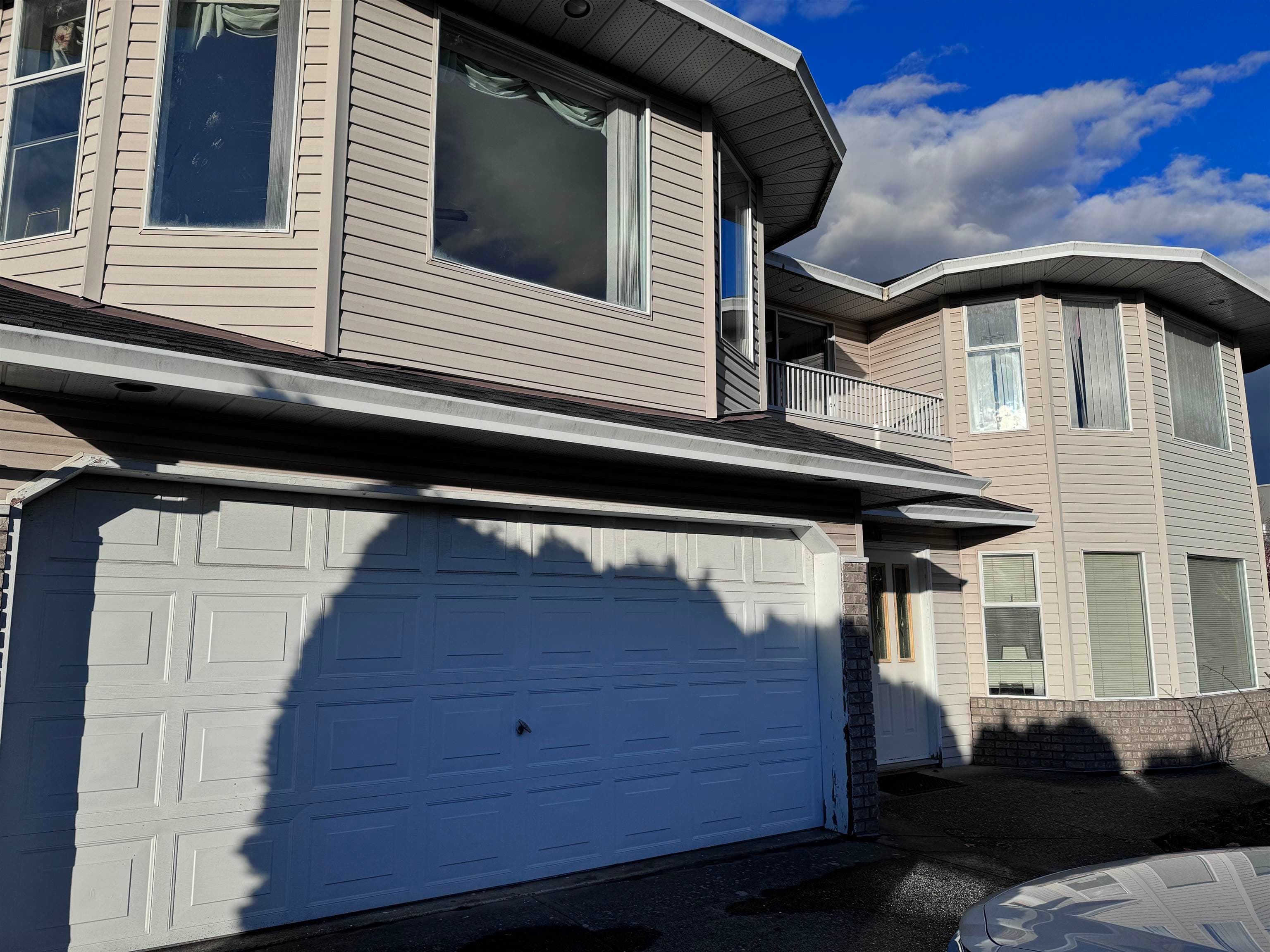 15297 92 Avenue, Surrey
