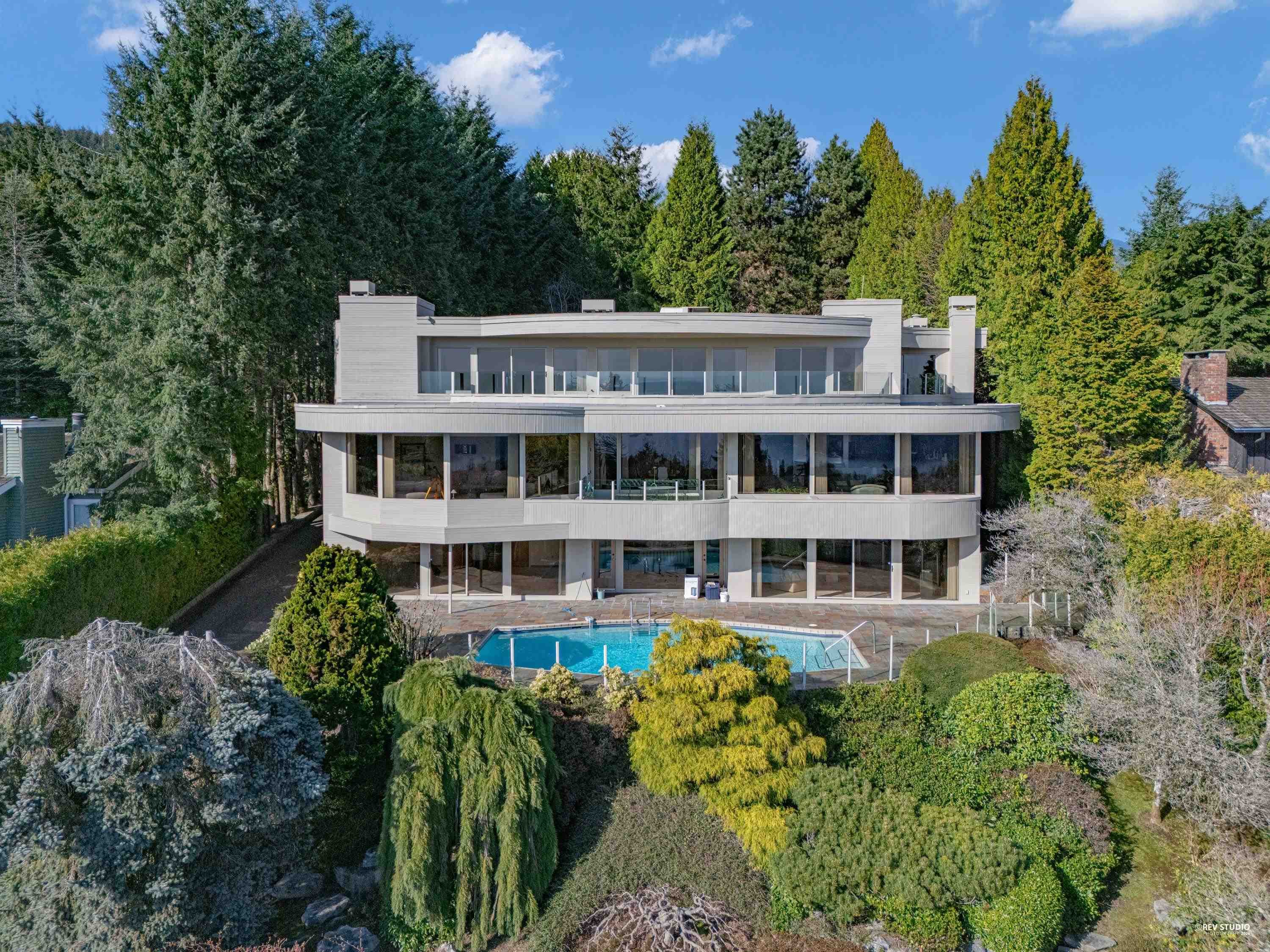 999 King Georges Way, West Vancouver