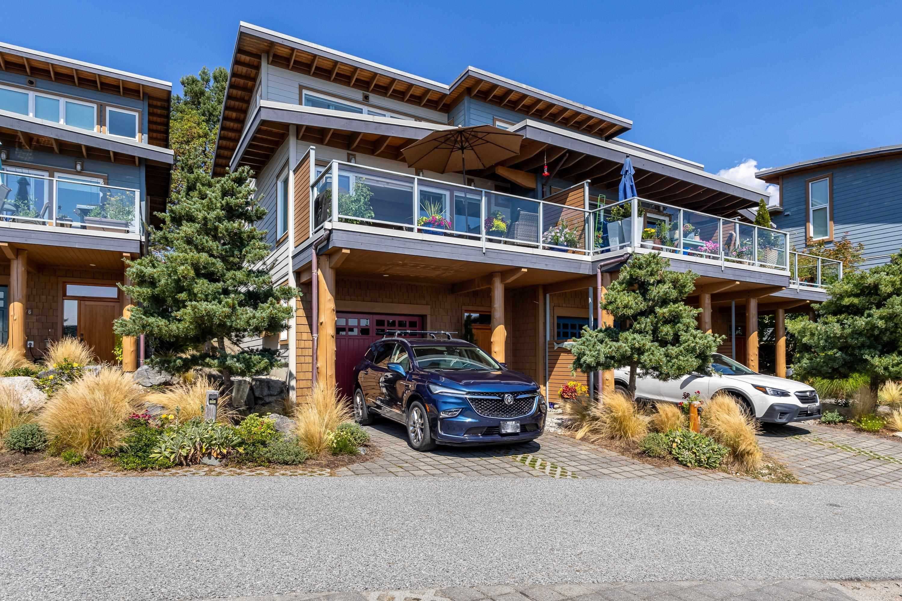 5374 Wakefield Beach Lane, Sechelt