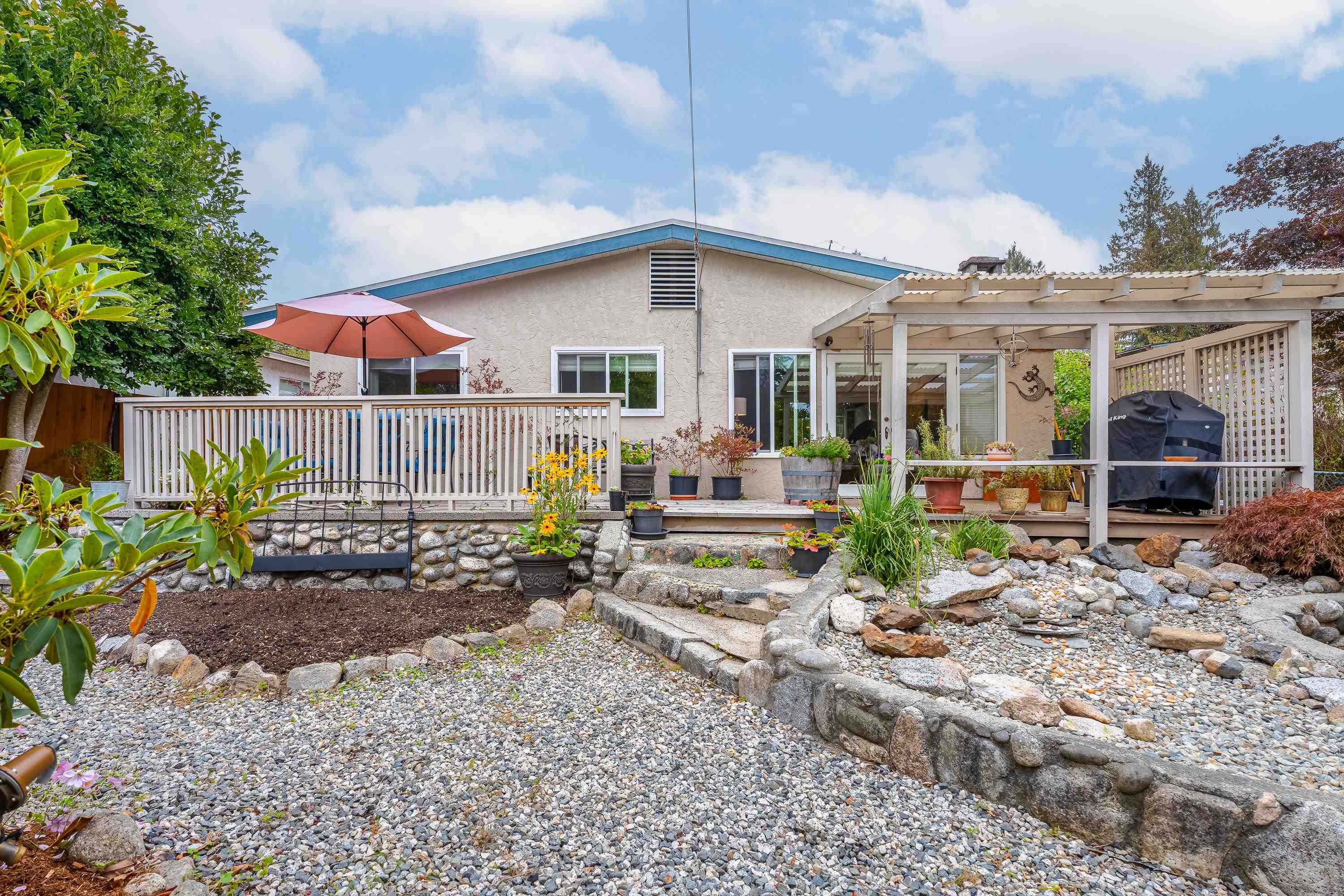 5635 Creekside Place, Sechelt