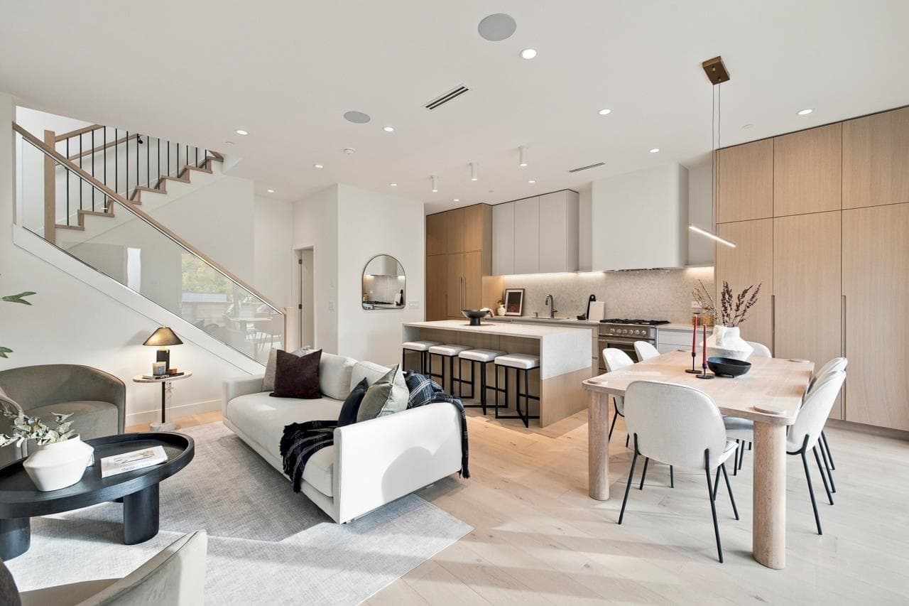 1 - 953 E 13th Avenue, Vancouver