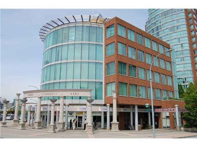 406 4885 KINGSWAY — photo 1